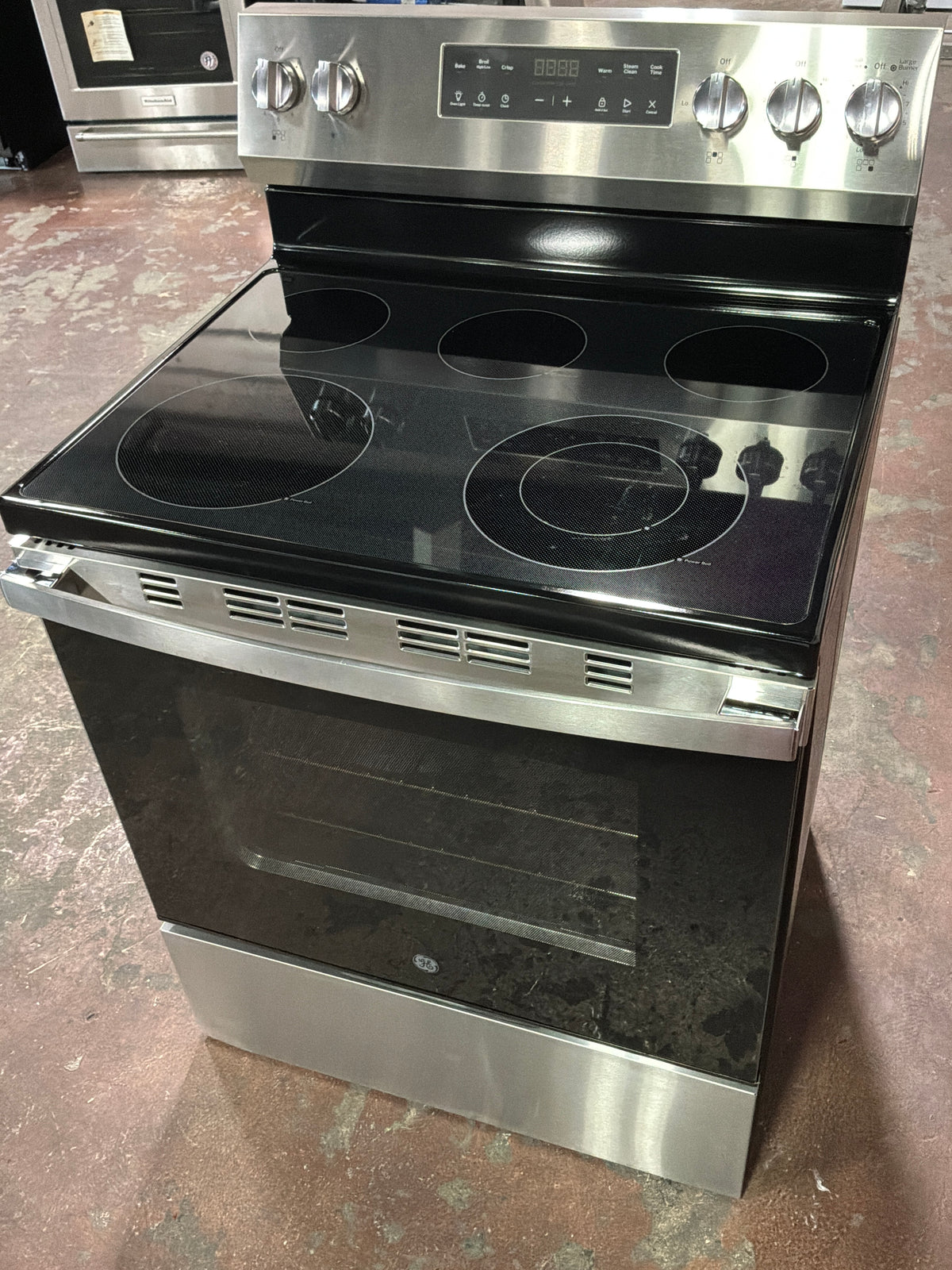 Front view, oven-door closed