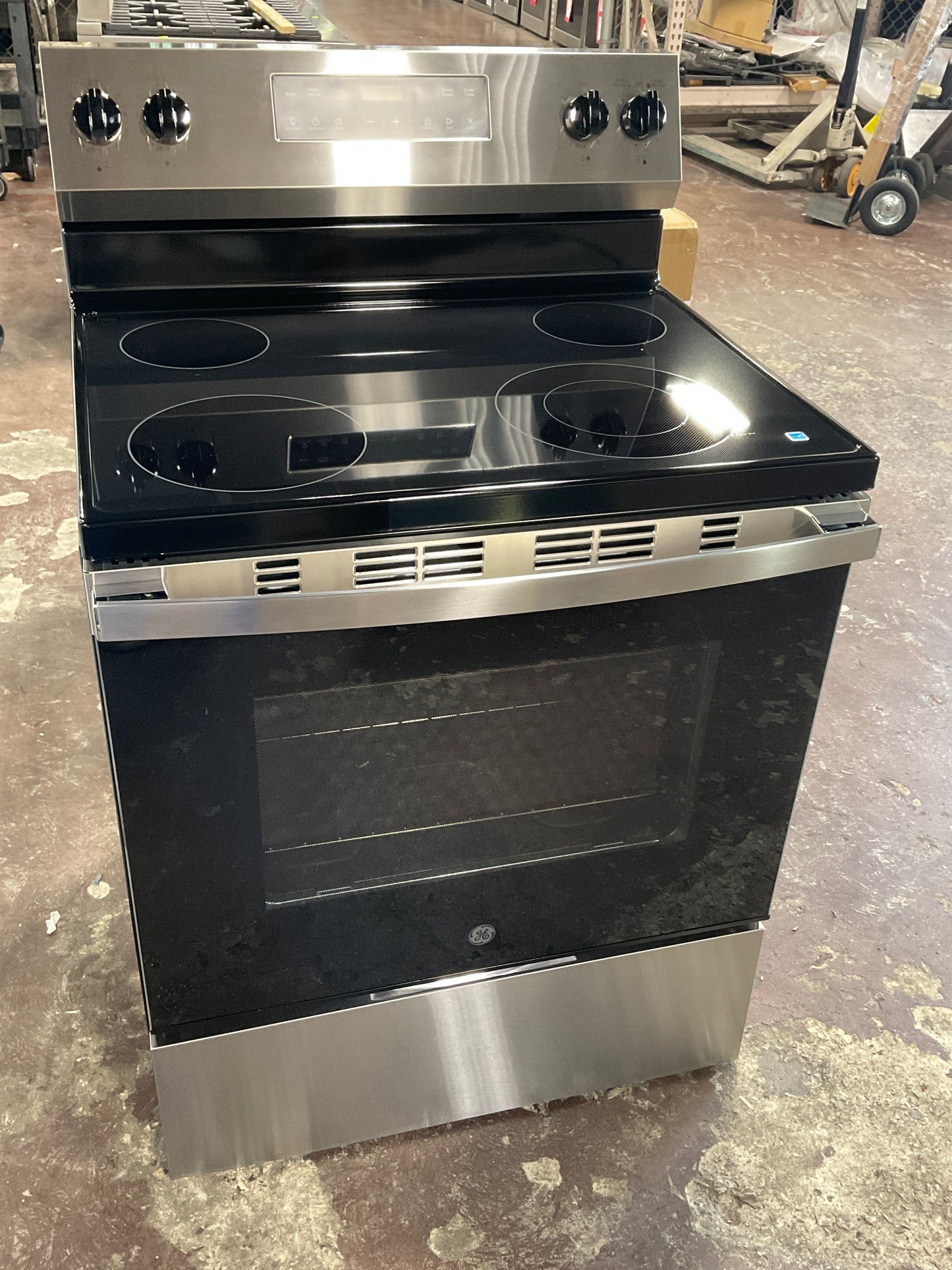 Front view, oven-door closed