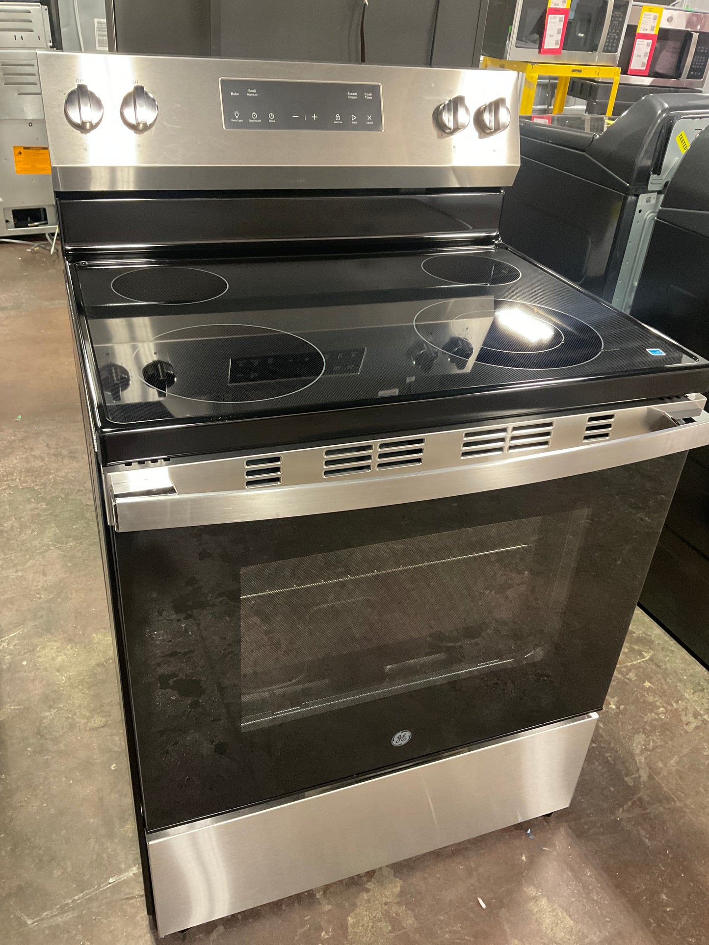 Front view, oven-door closed