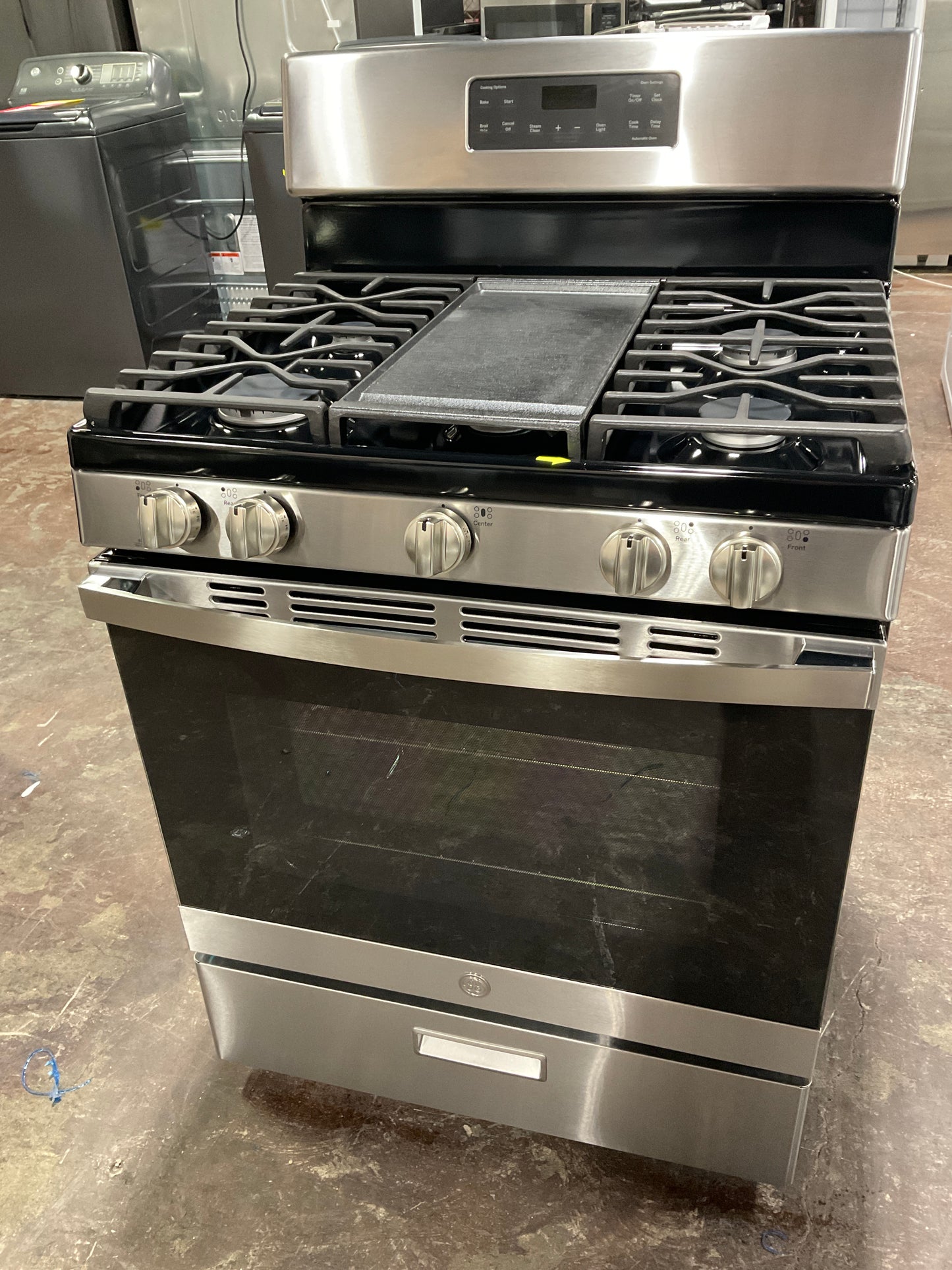 Front view, oven-door closed