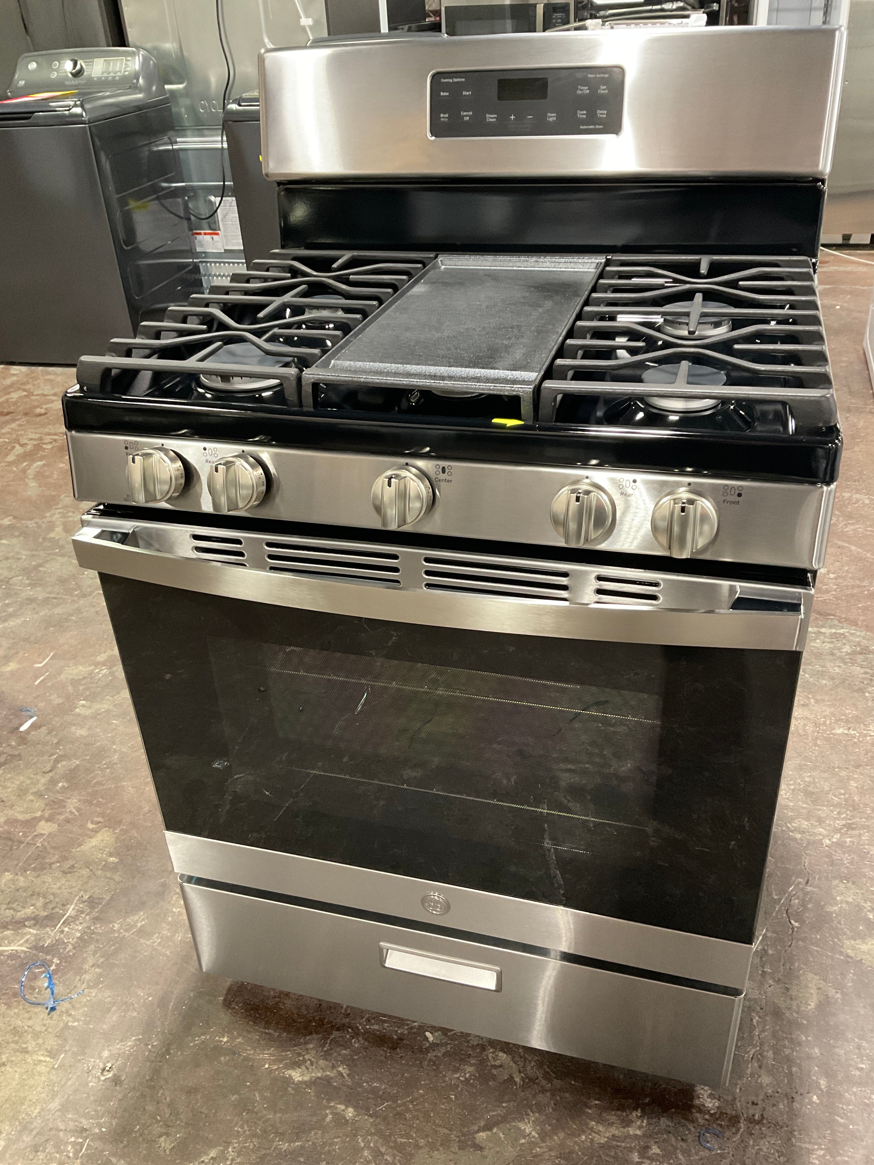 Front view, oven-door closed