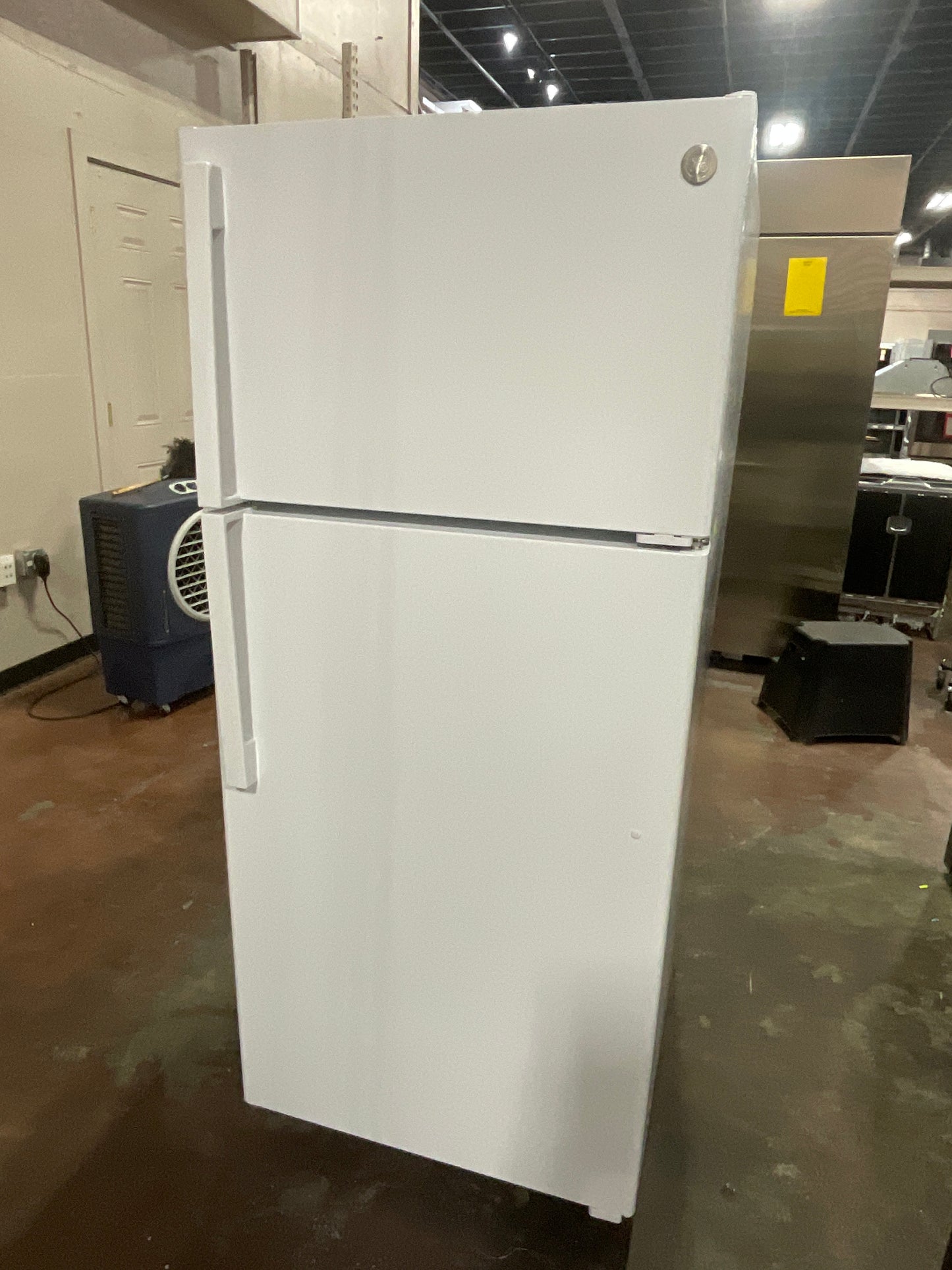 Front view, door closed