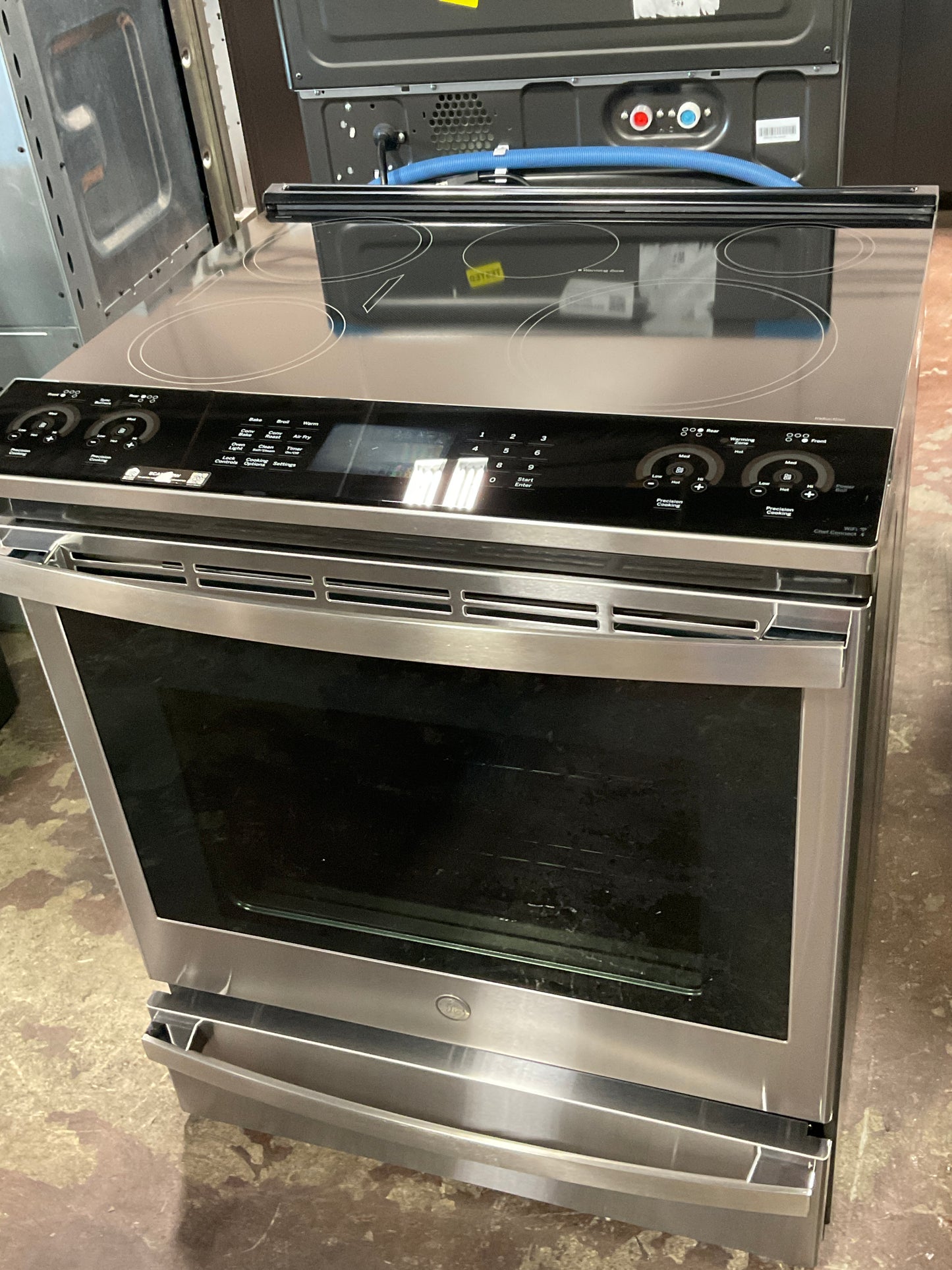 Front view, oven-door closed