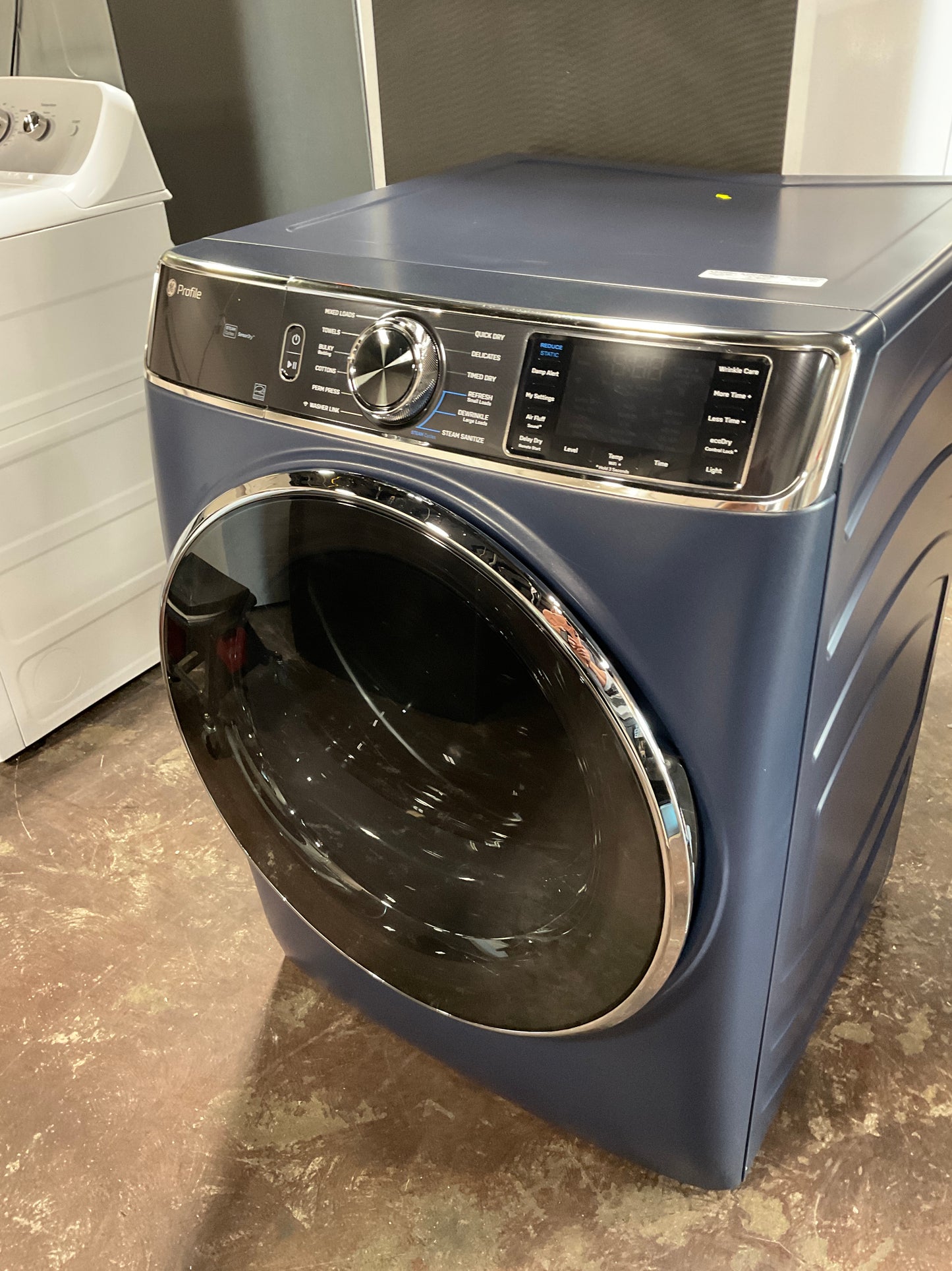 Front view, door closed