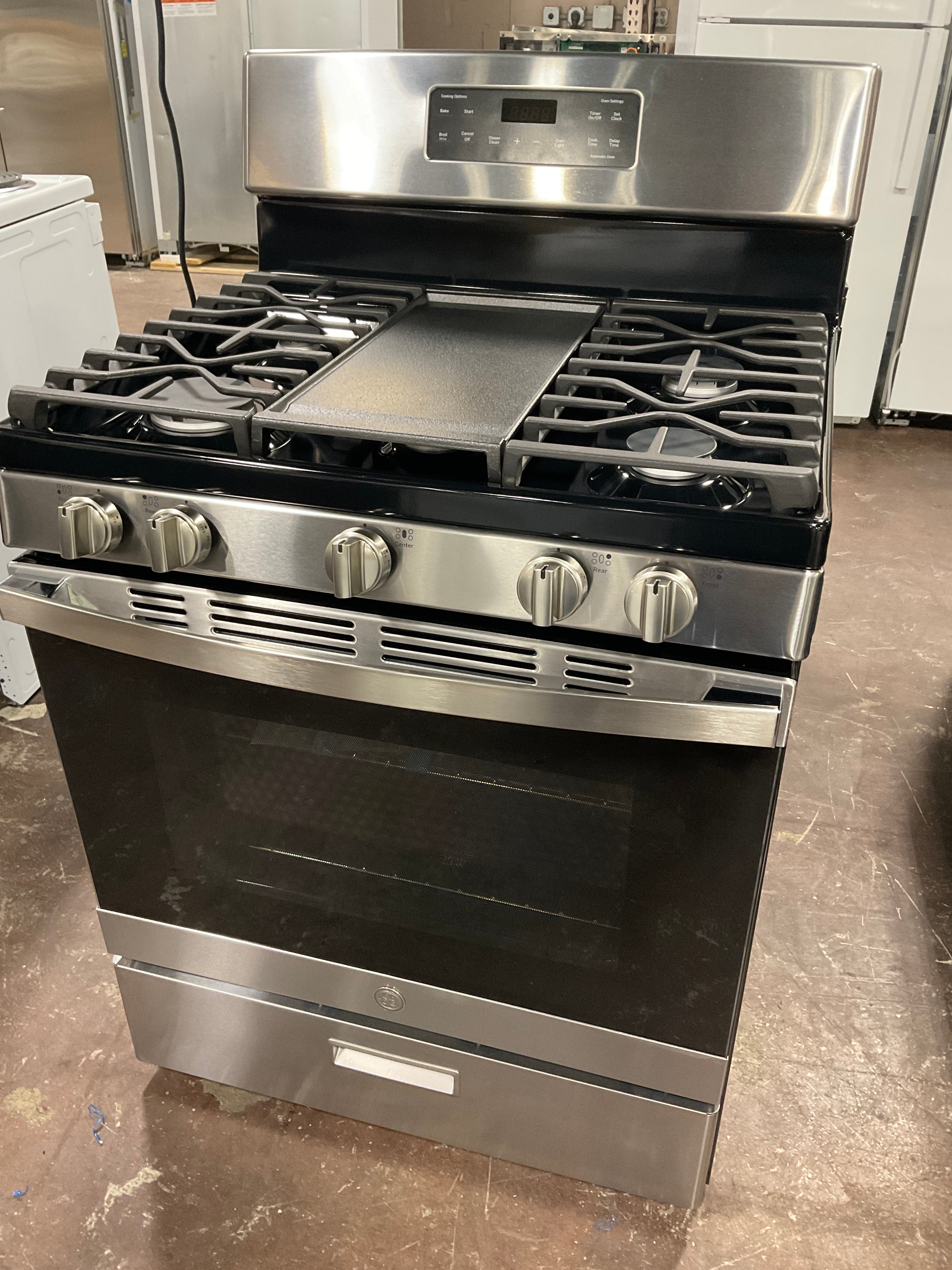 Front view, oven-door closed