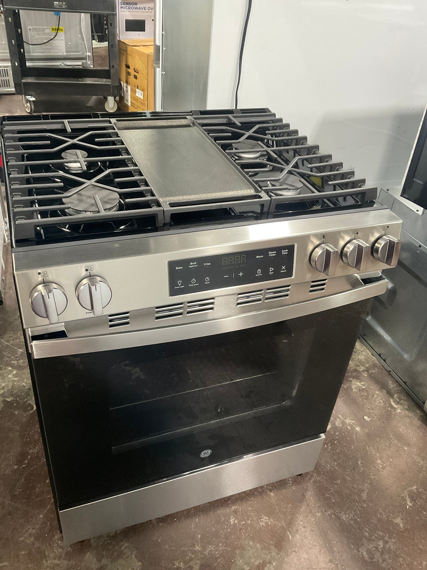 Front view, oven-door closed