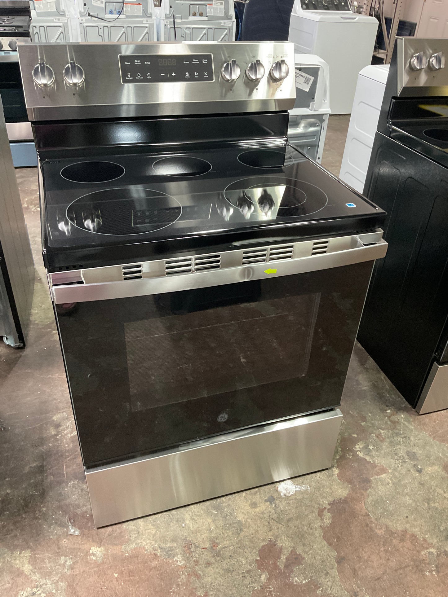 Front view, oven-door closed