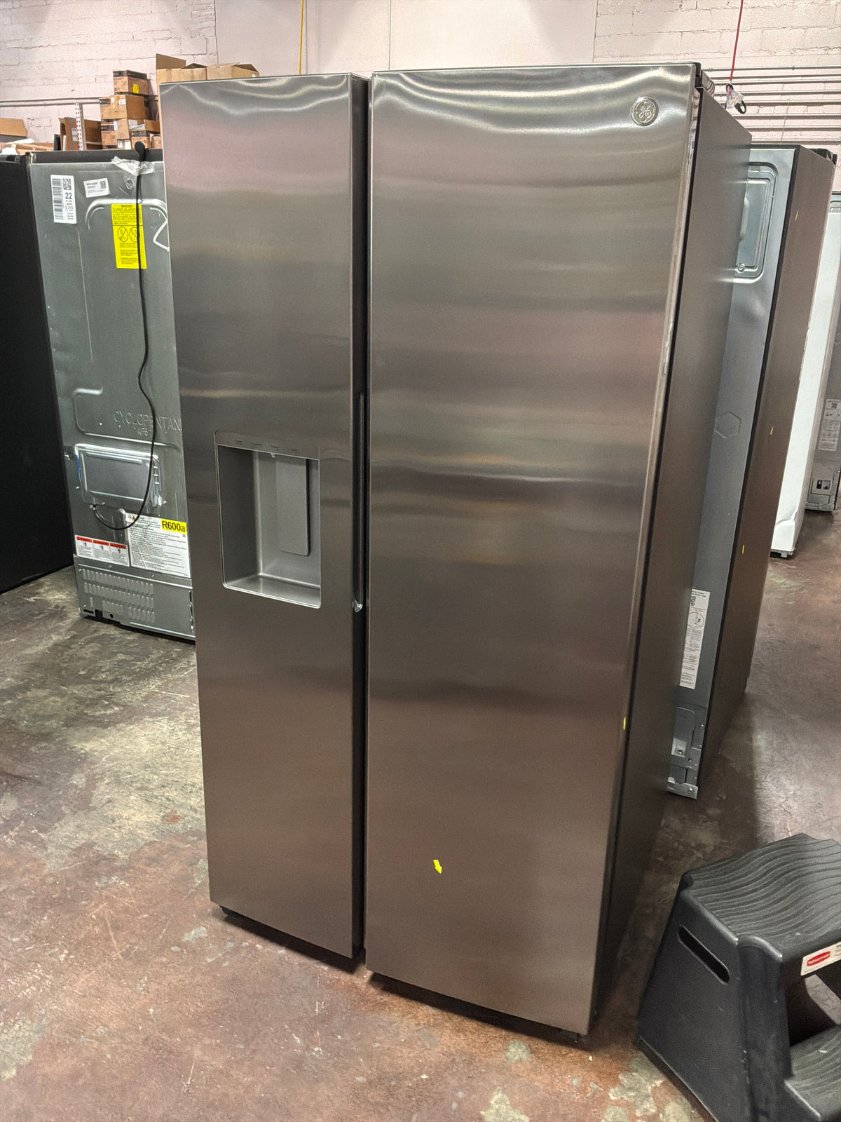 Front view, door closed