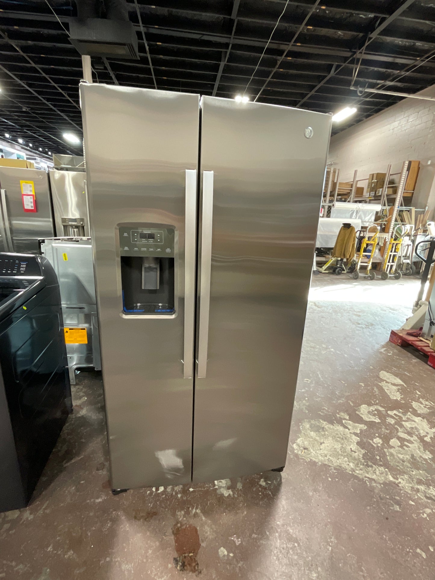 Front view, door closed