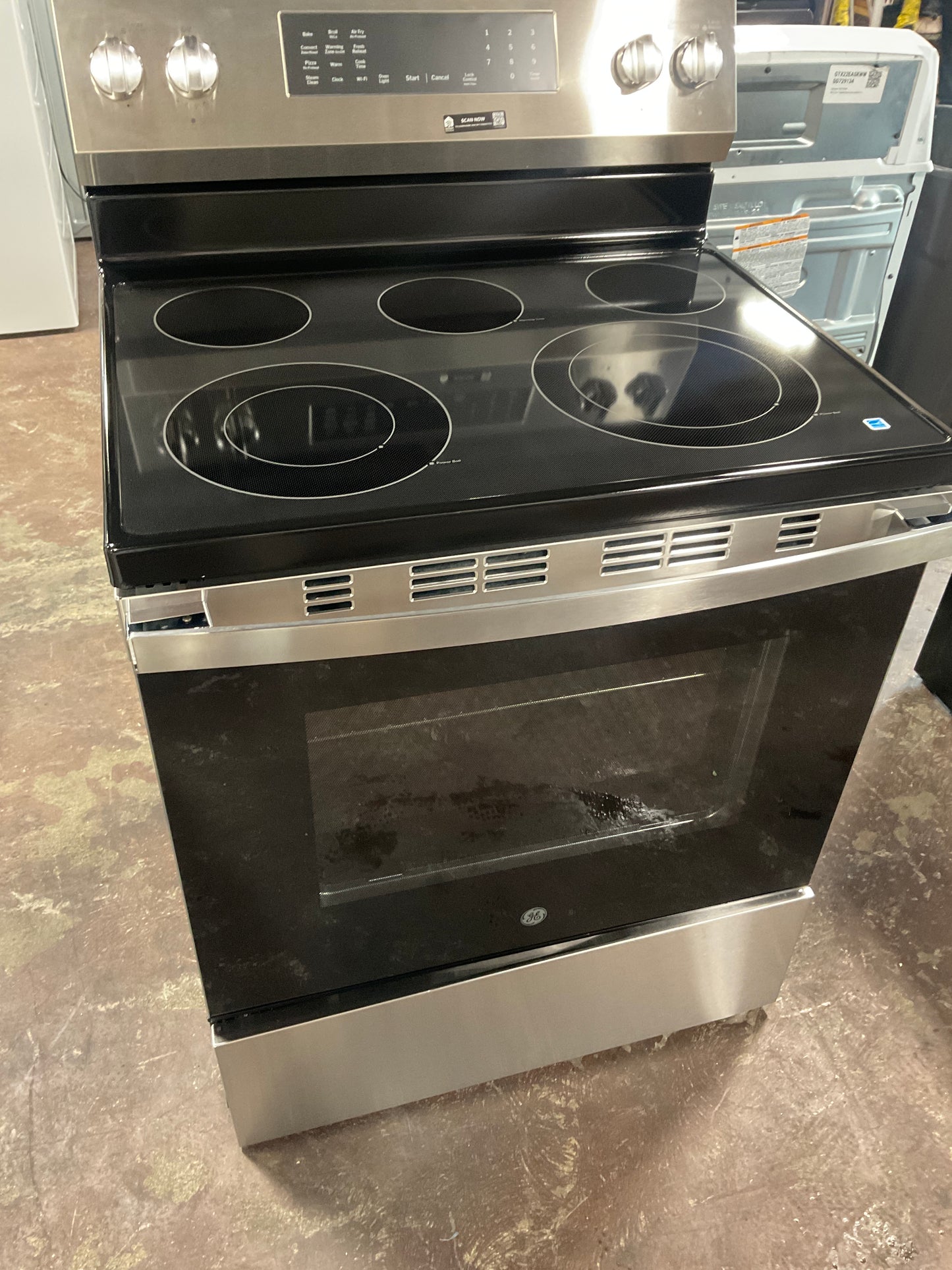 Front view, oven-door closed