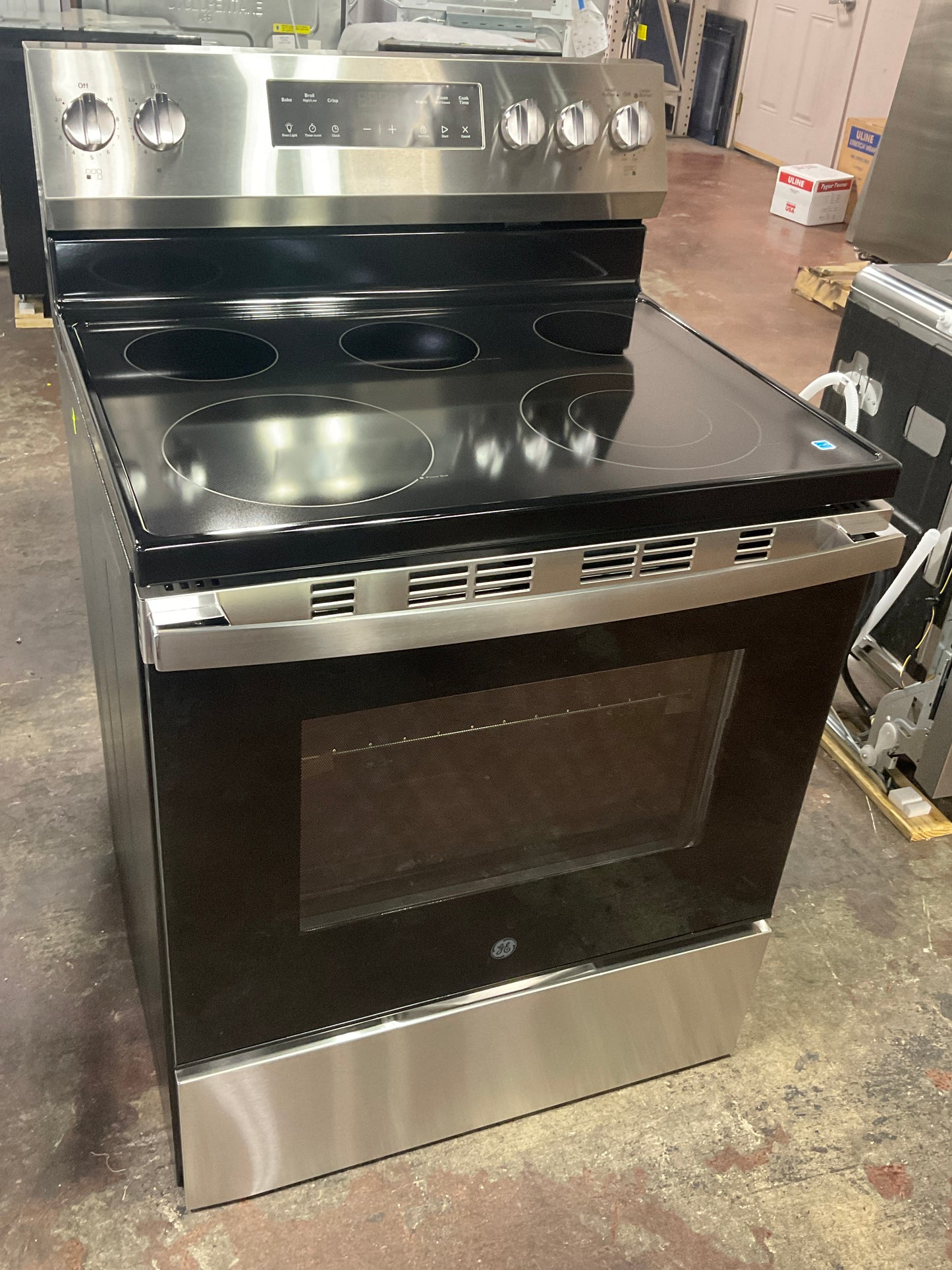 Front view, oven-door closed
