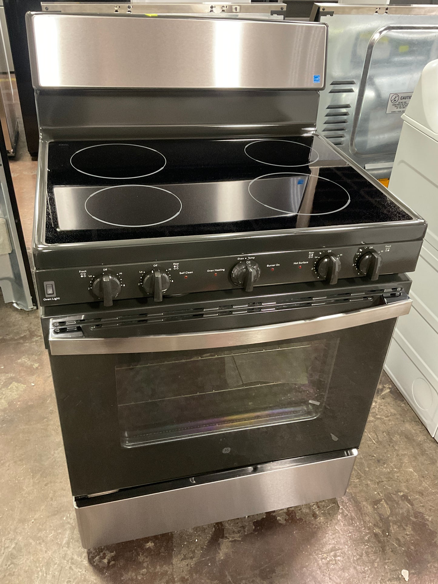 Front view, oven-door closed