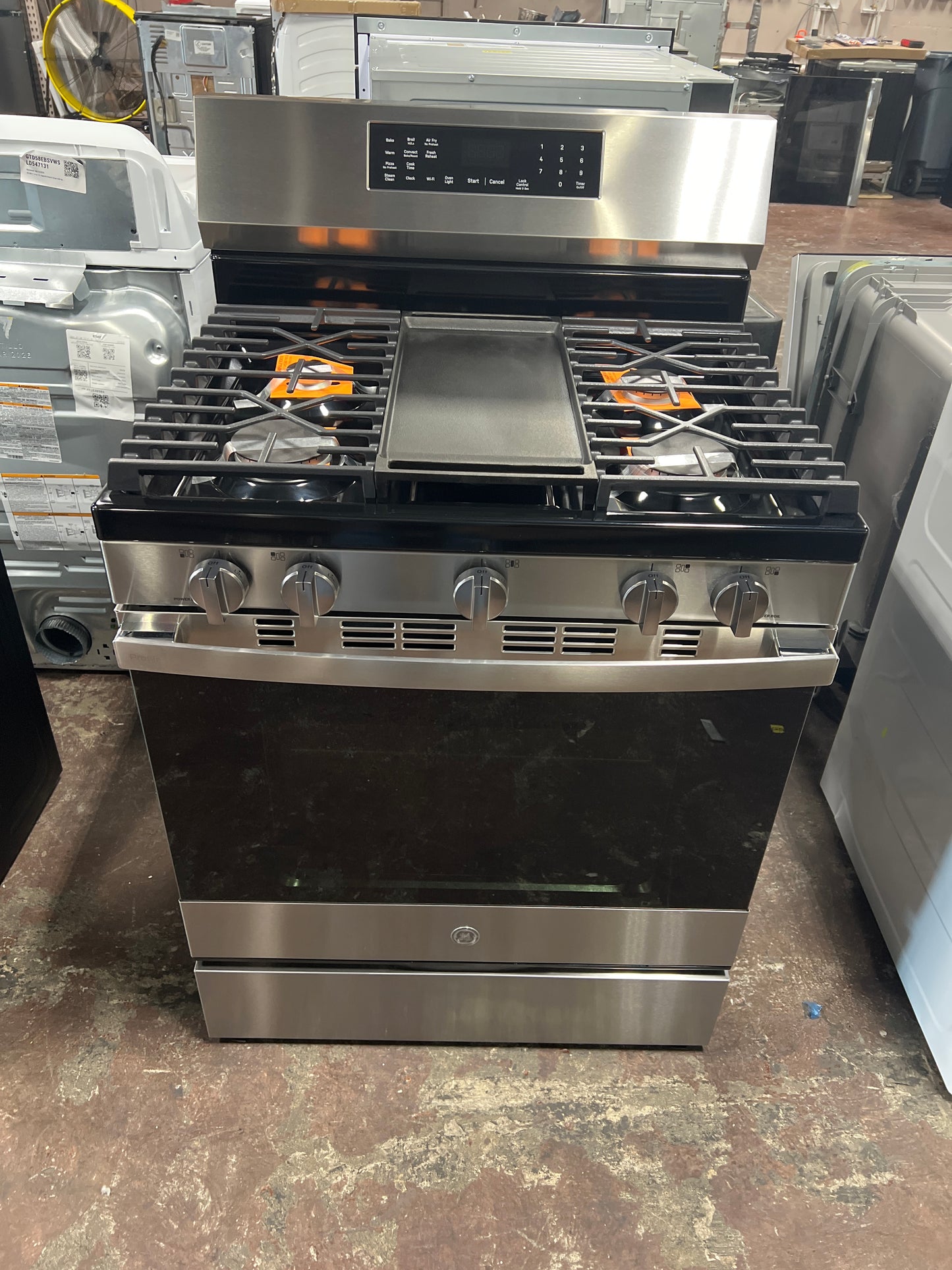 Front view, oven-door closed