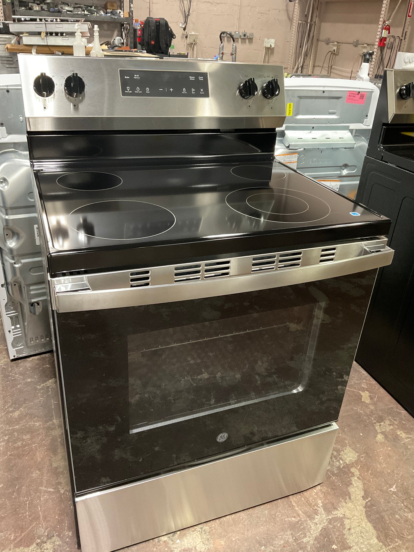 Front view, oven-door closed