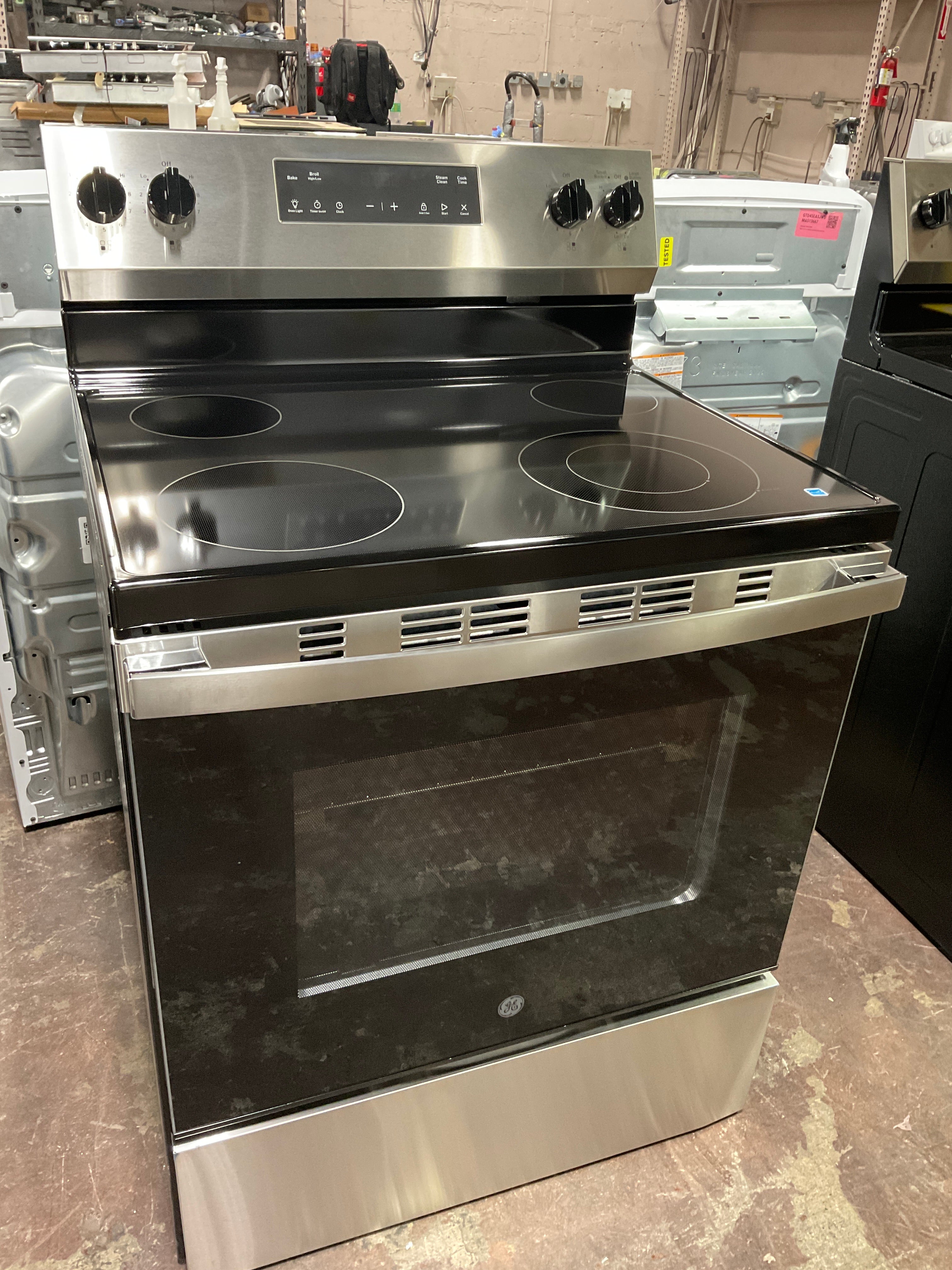 Front view, oven-door closed