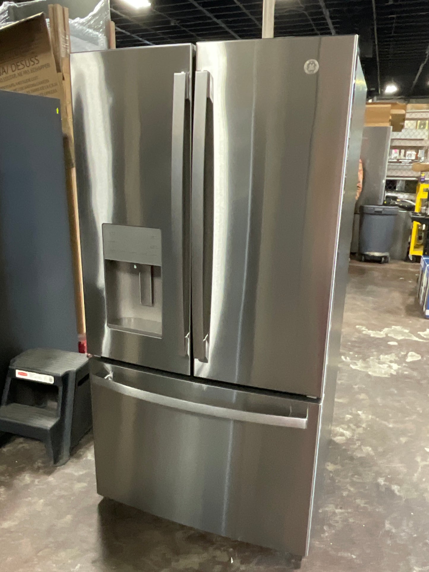 Front view, door closed