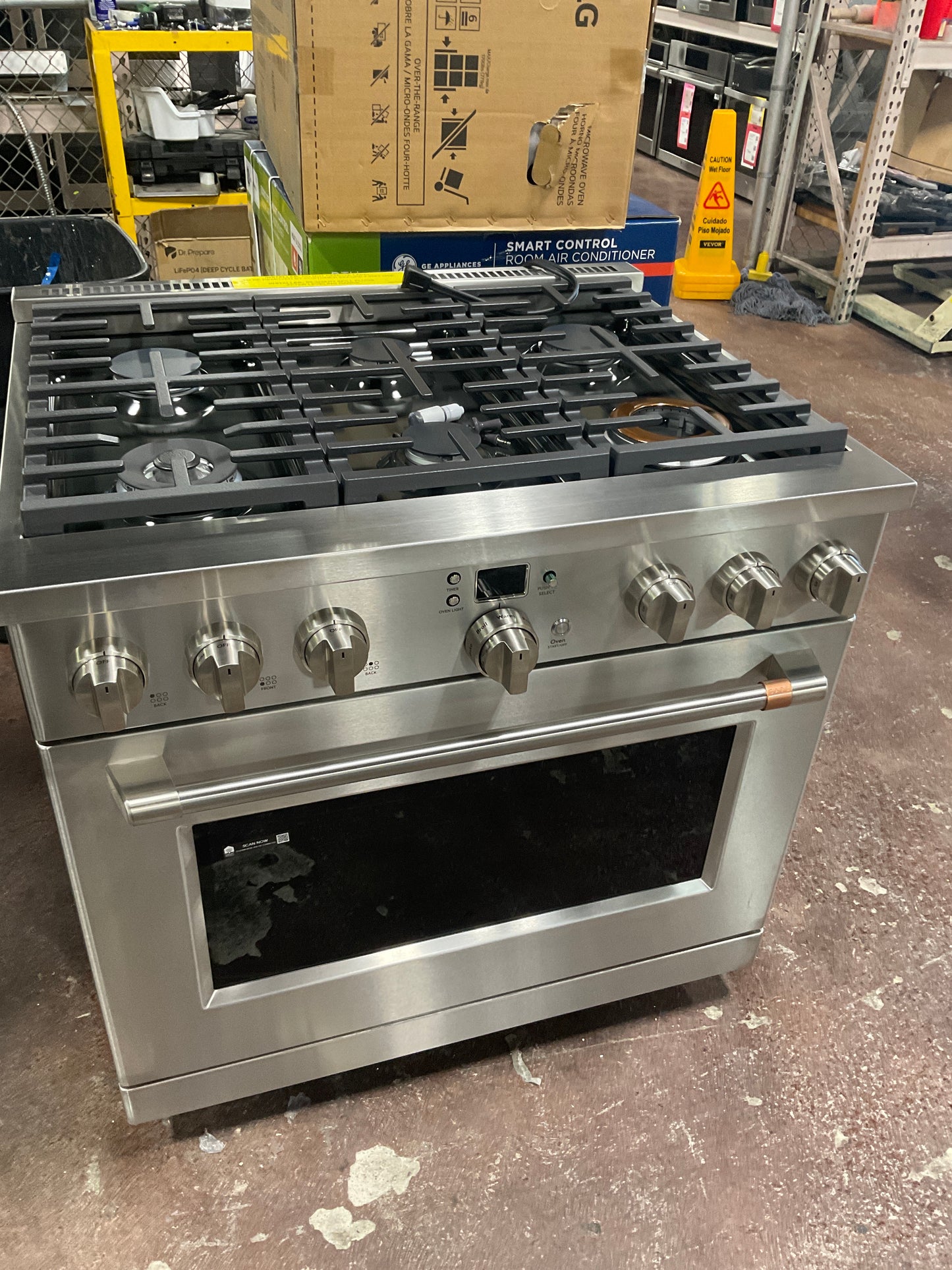 Front view, oven-door closed