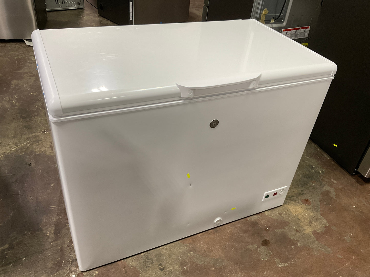 Front view, door closed