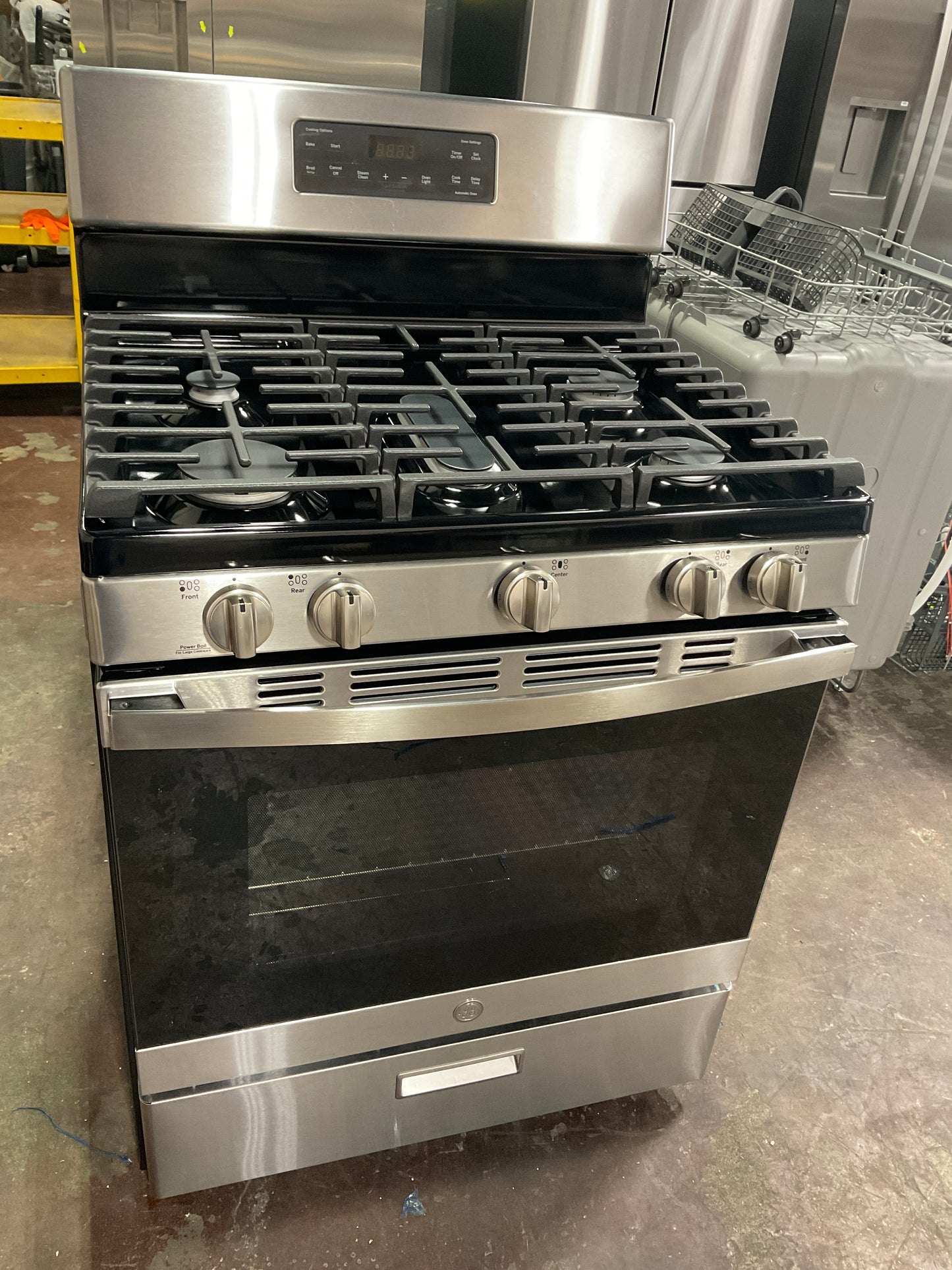 Front view, oven-door closed