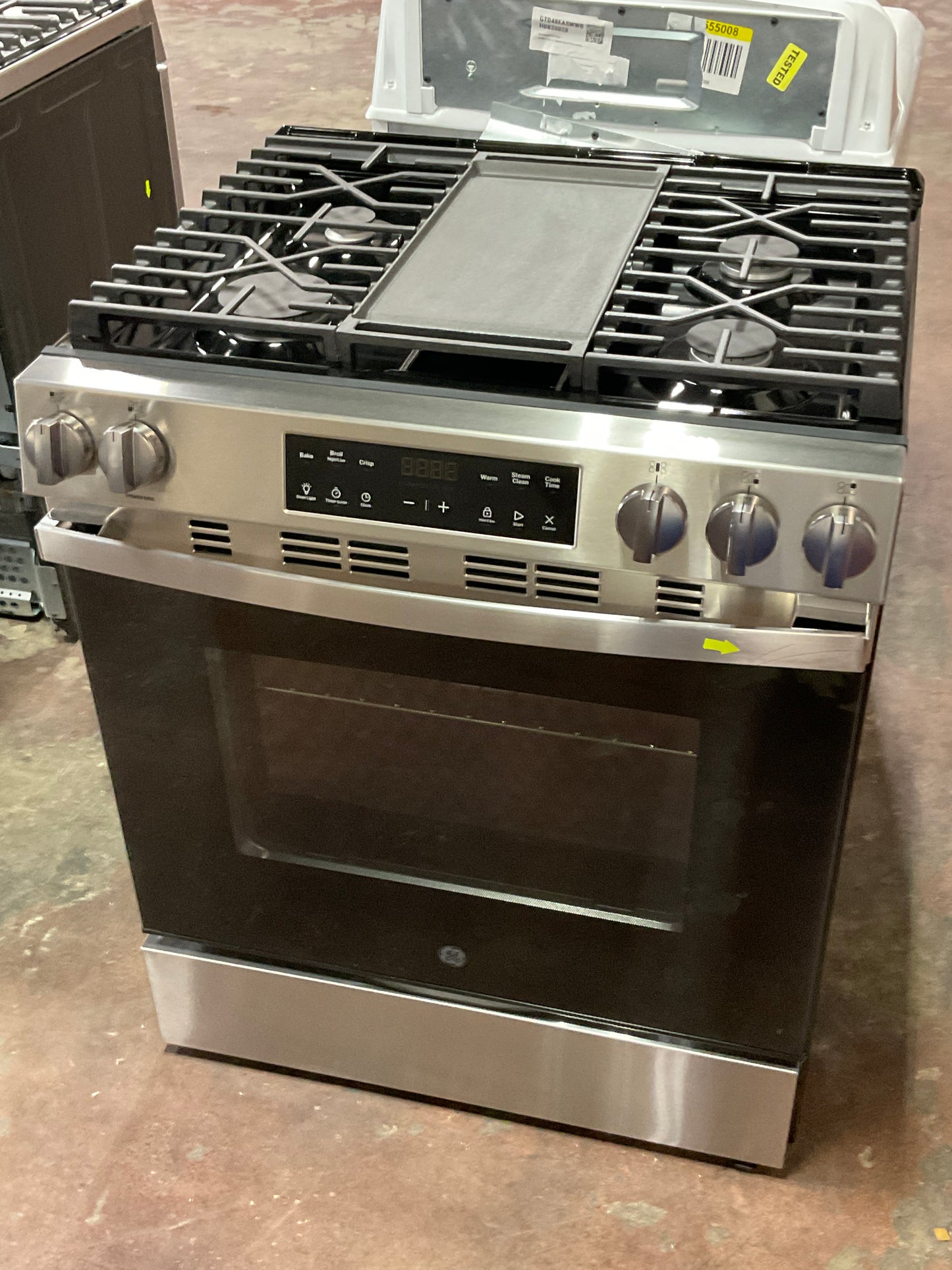 Front view, oven-door closed