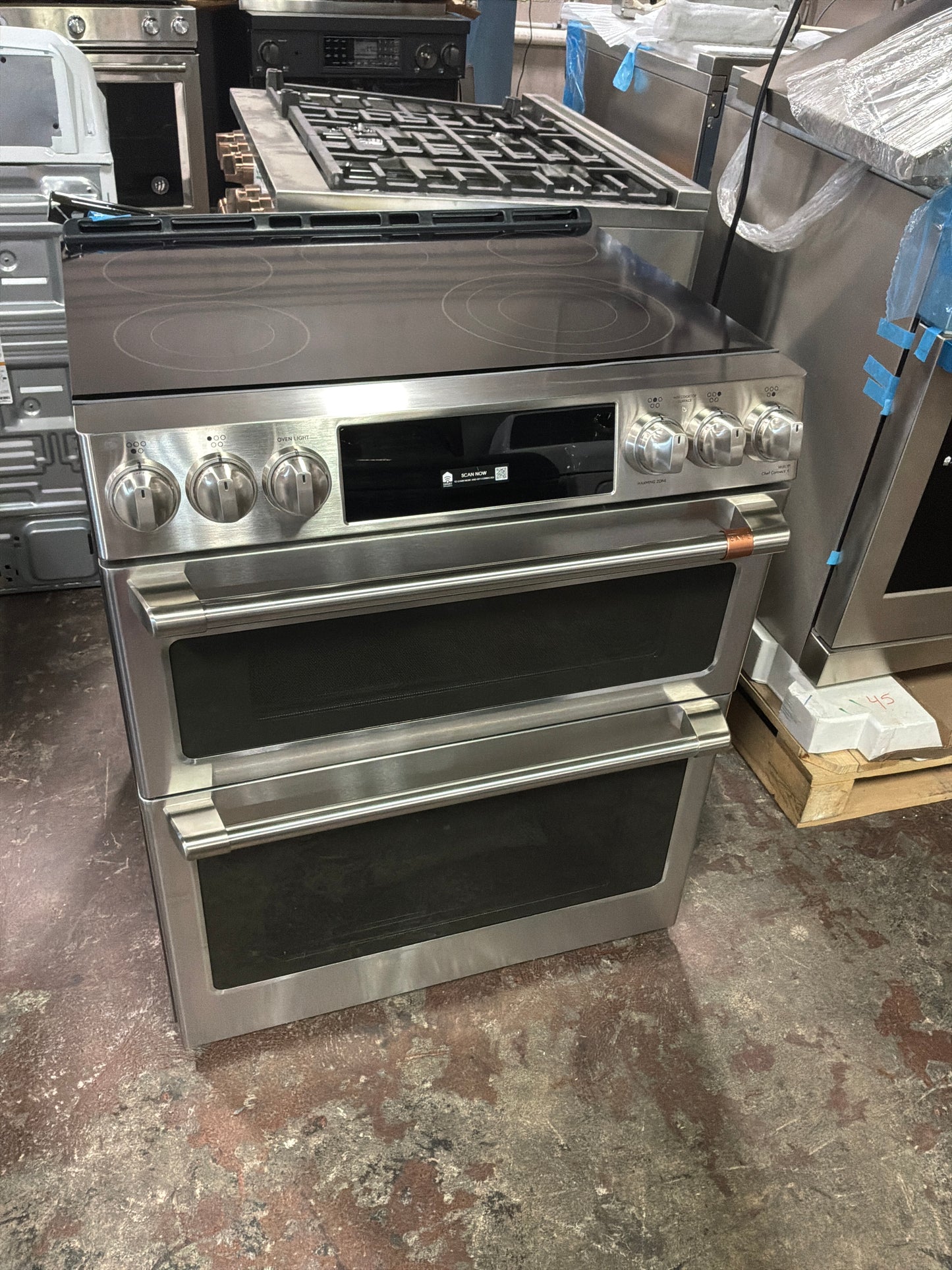 Front view, oven-door closed