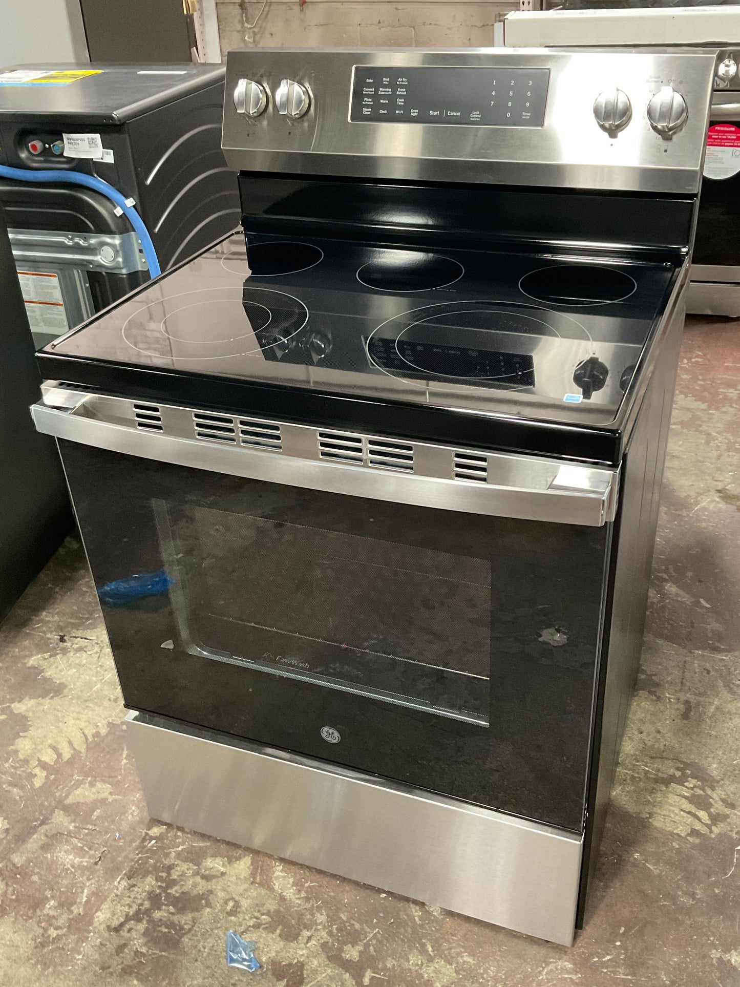 Front view, oven-door closed