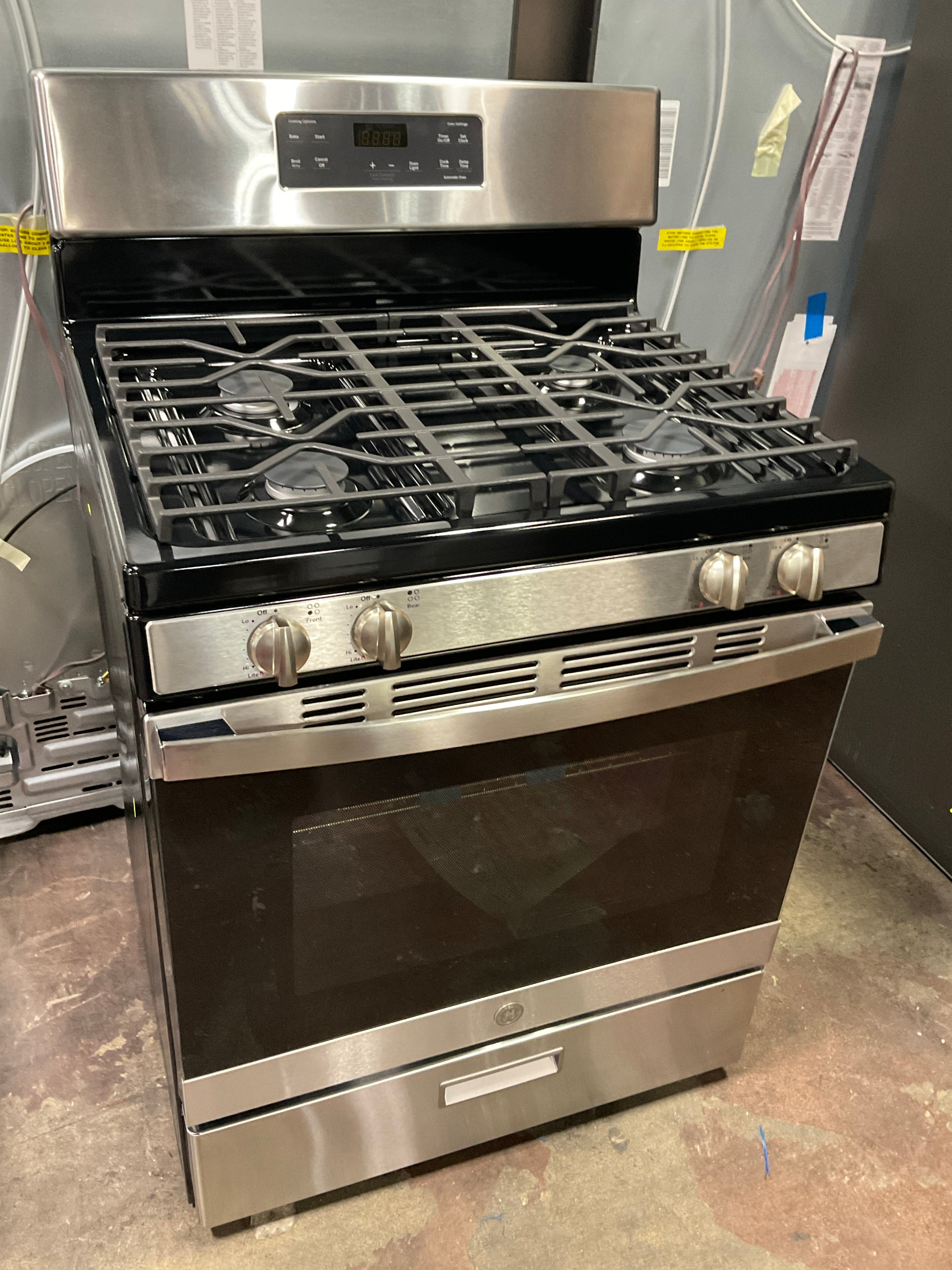 Front view, oven-door closed