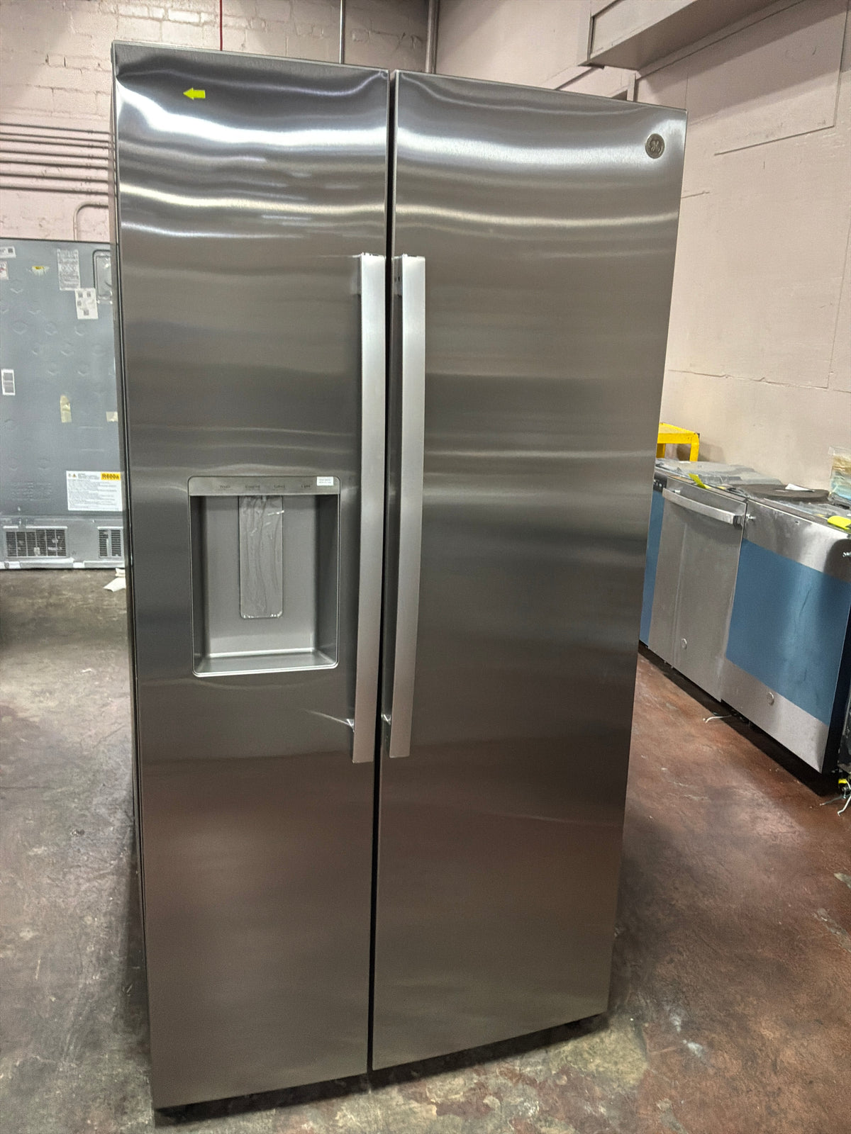 Front view, door closed
