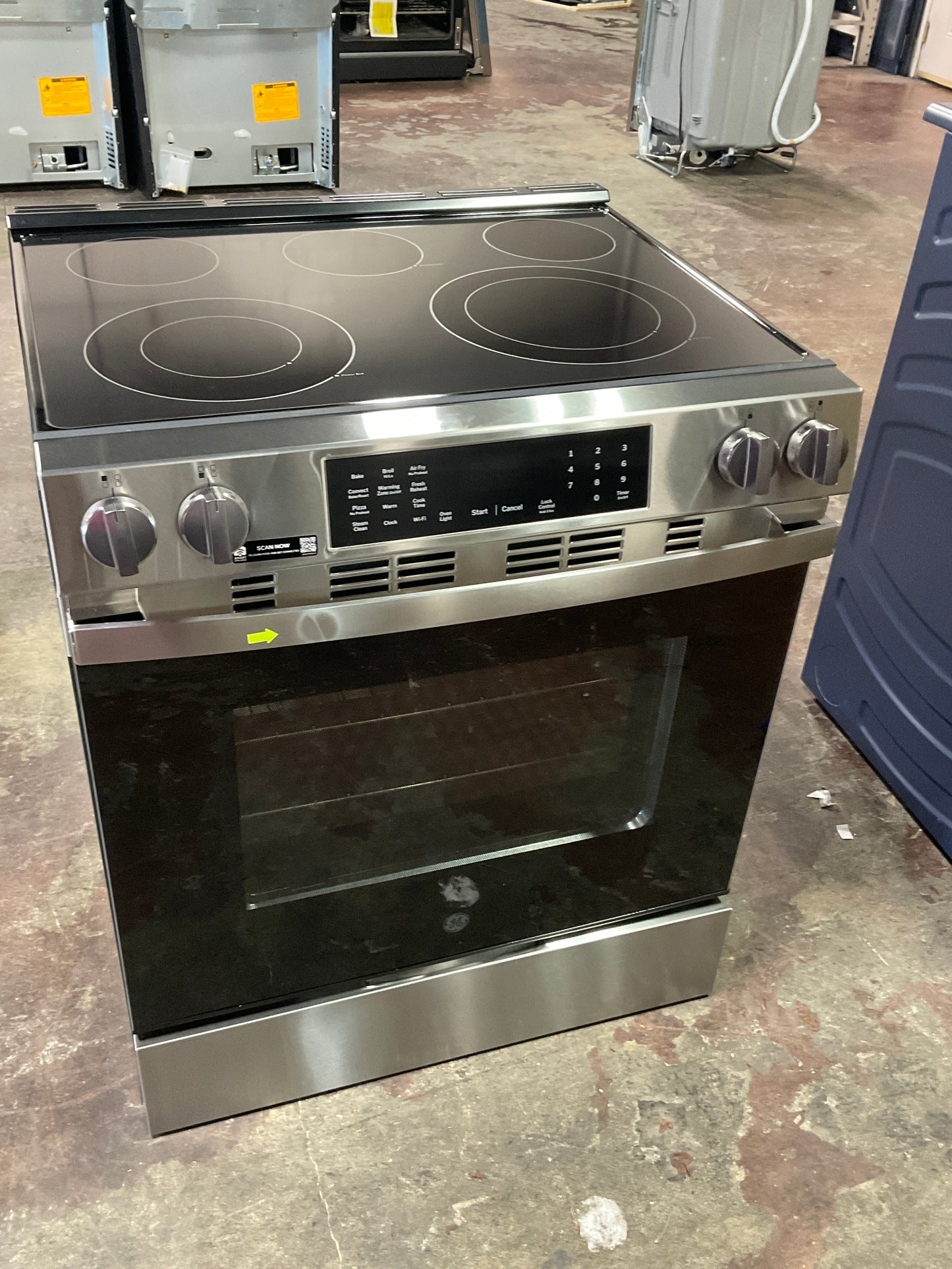 Front view, oven-door closed