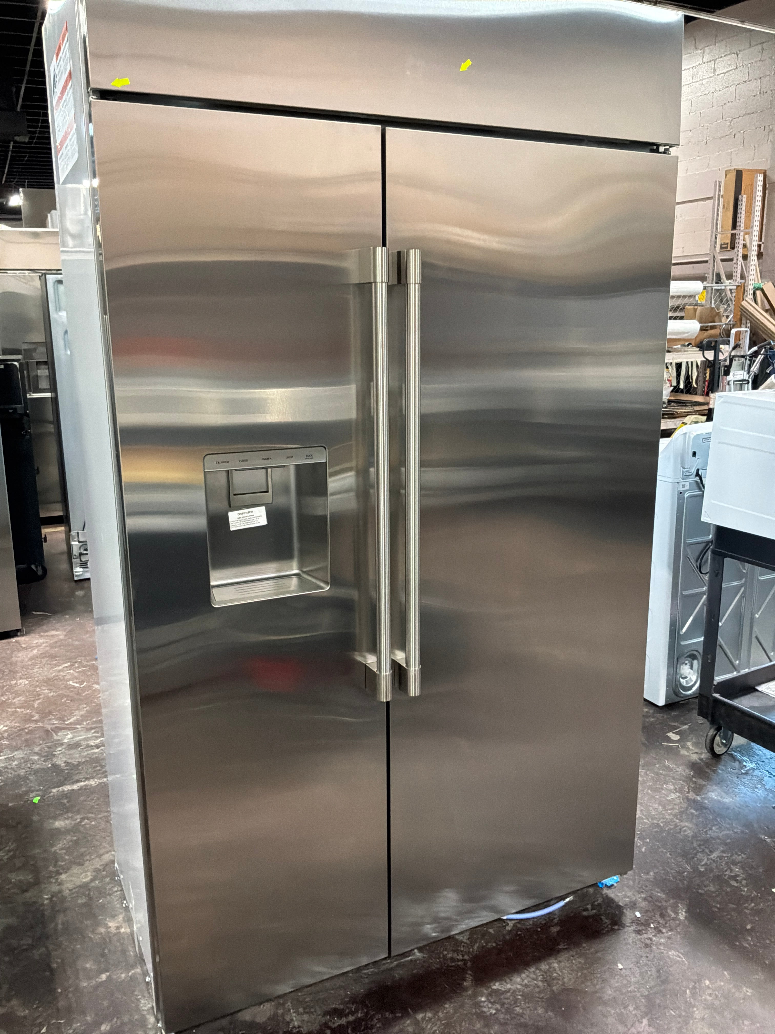 Front view, door closed