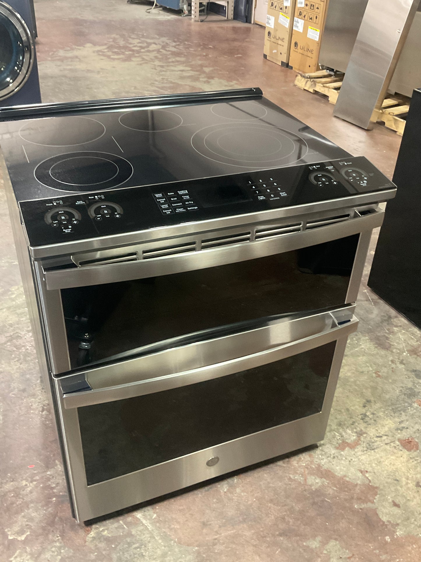Front view, oven-door closed