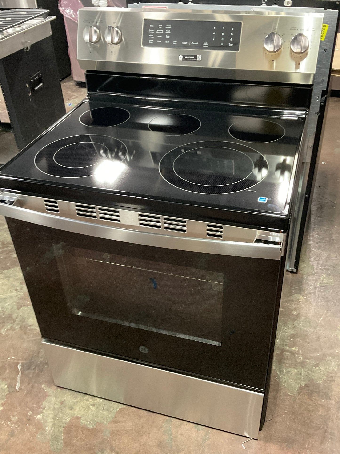 Front view, oven-door closed
