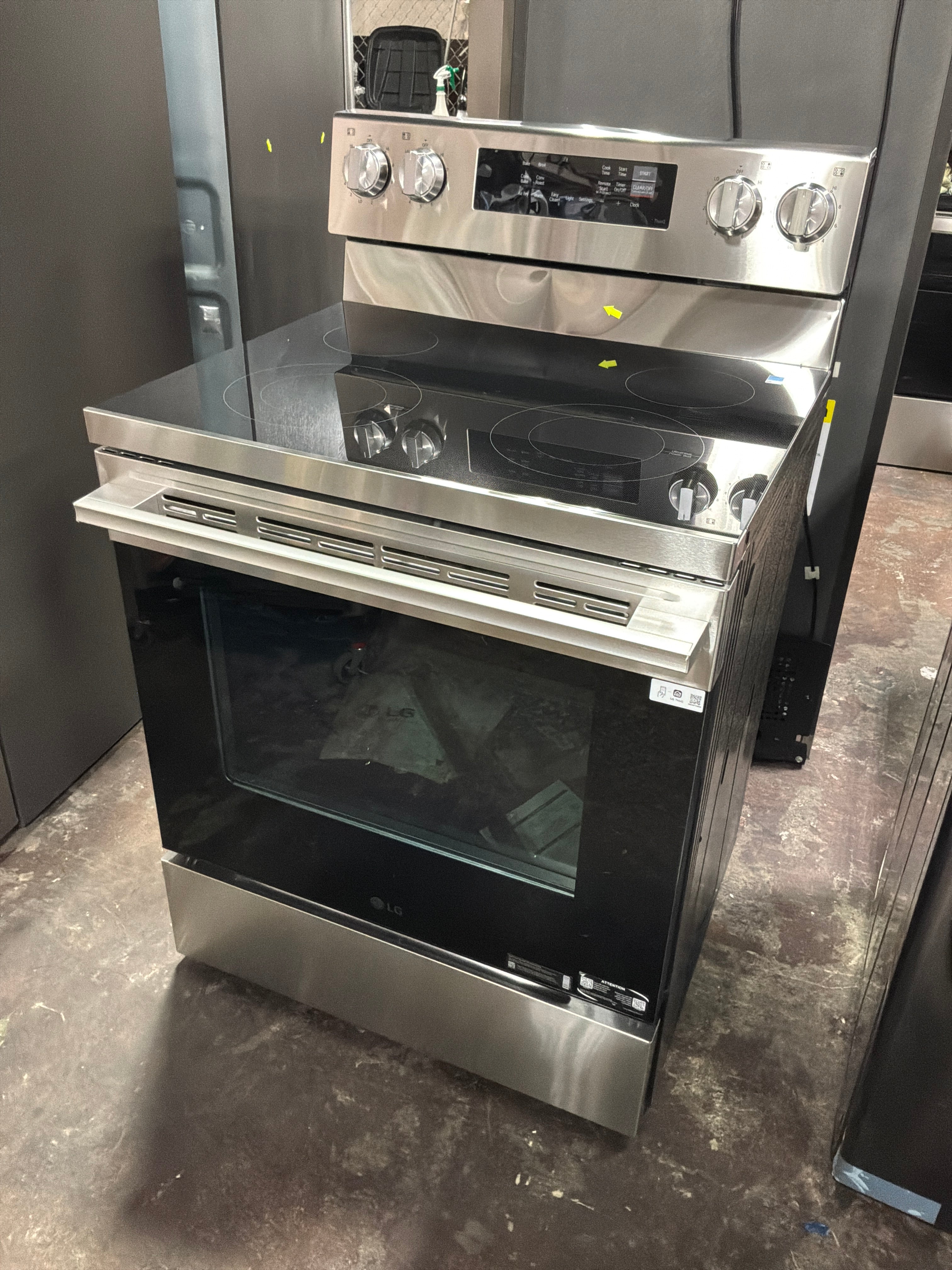 Front view, oven-door closed