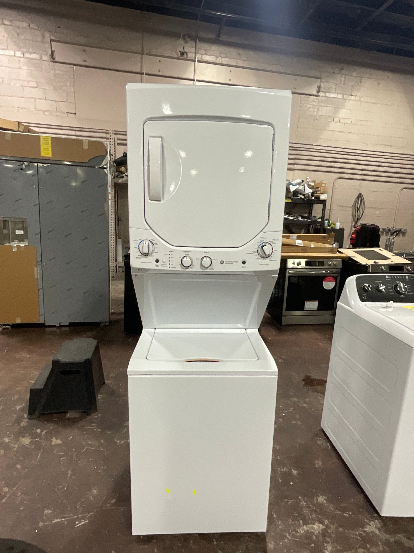 Front view, doors closed