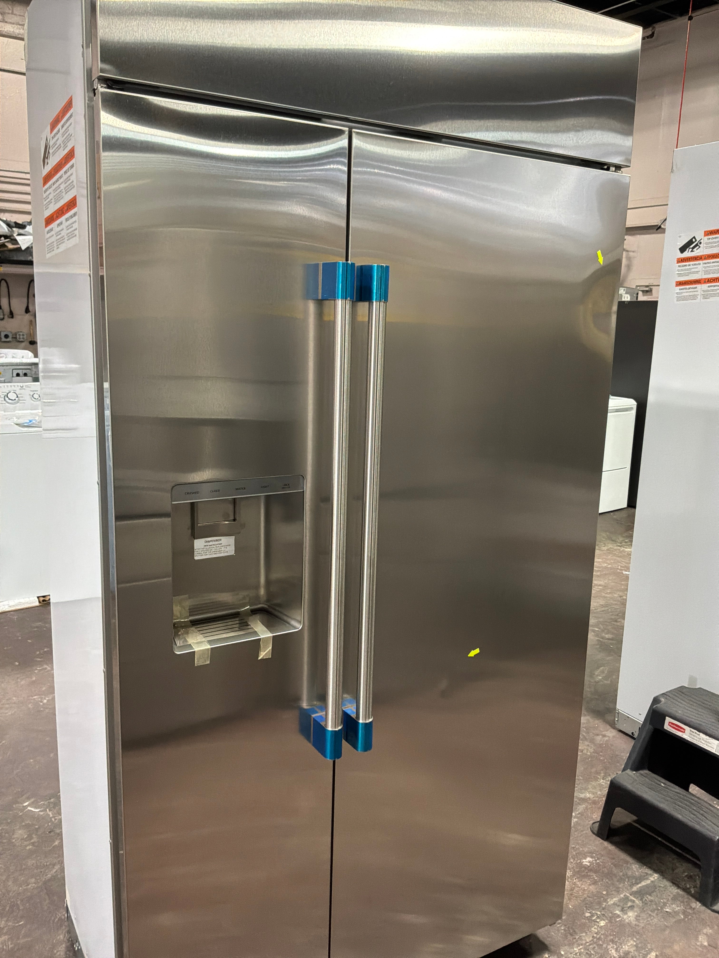 Front view, door closed