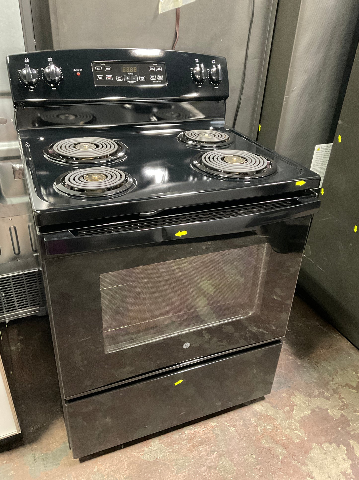 Front view, oven-door closed