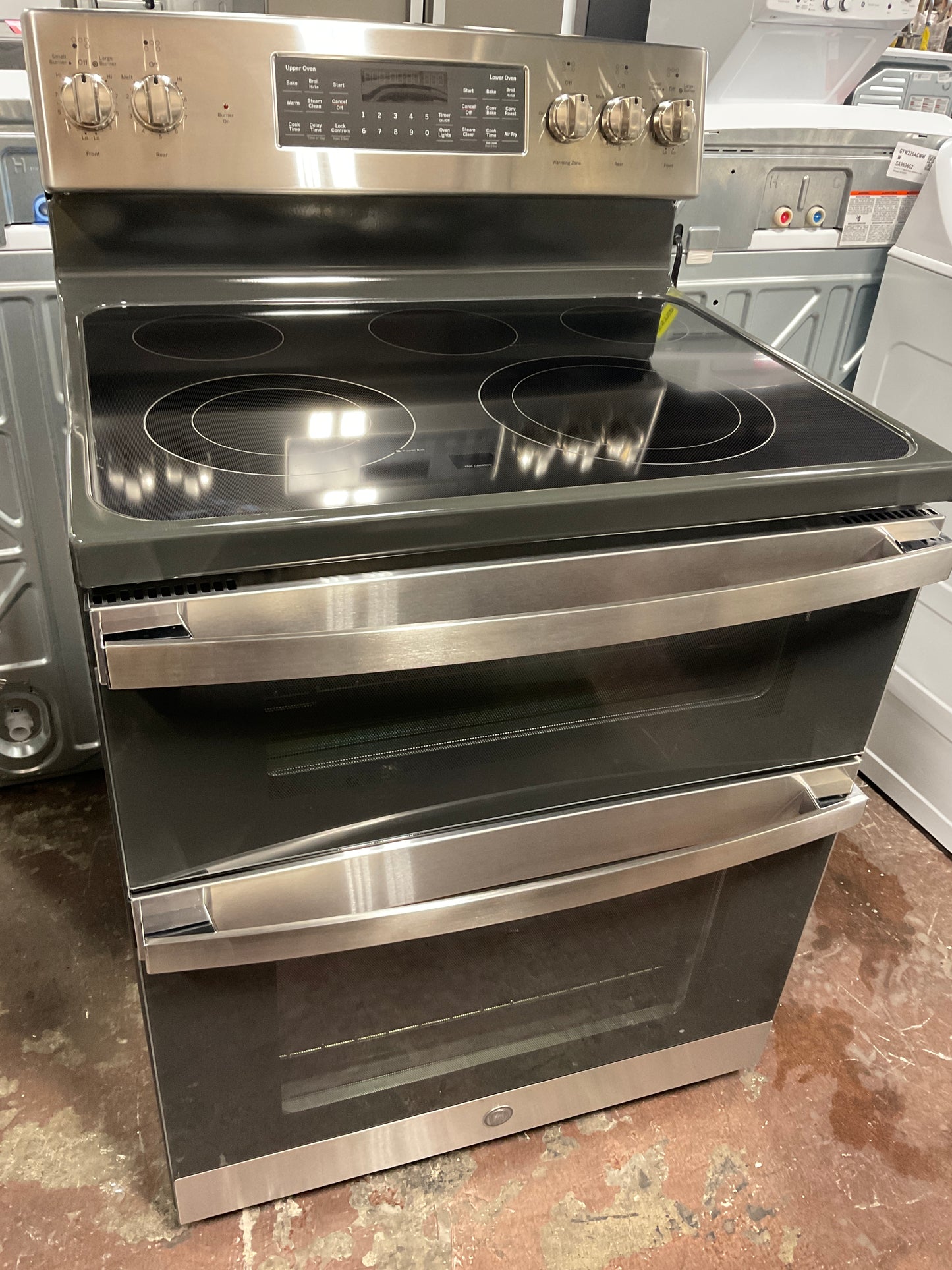 Front view, oven-door closed