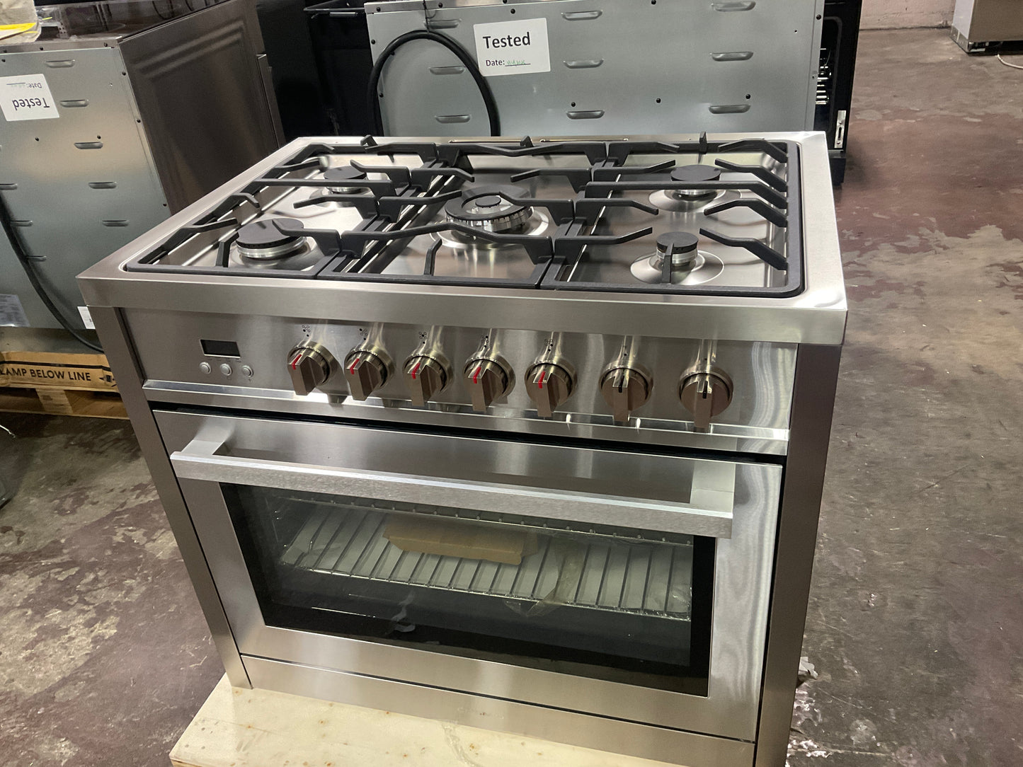 Front view, oven-door closed