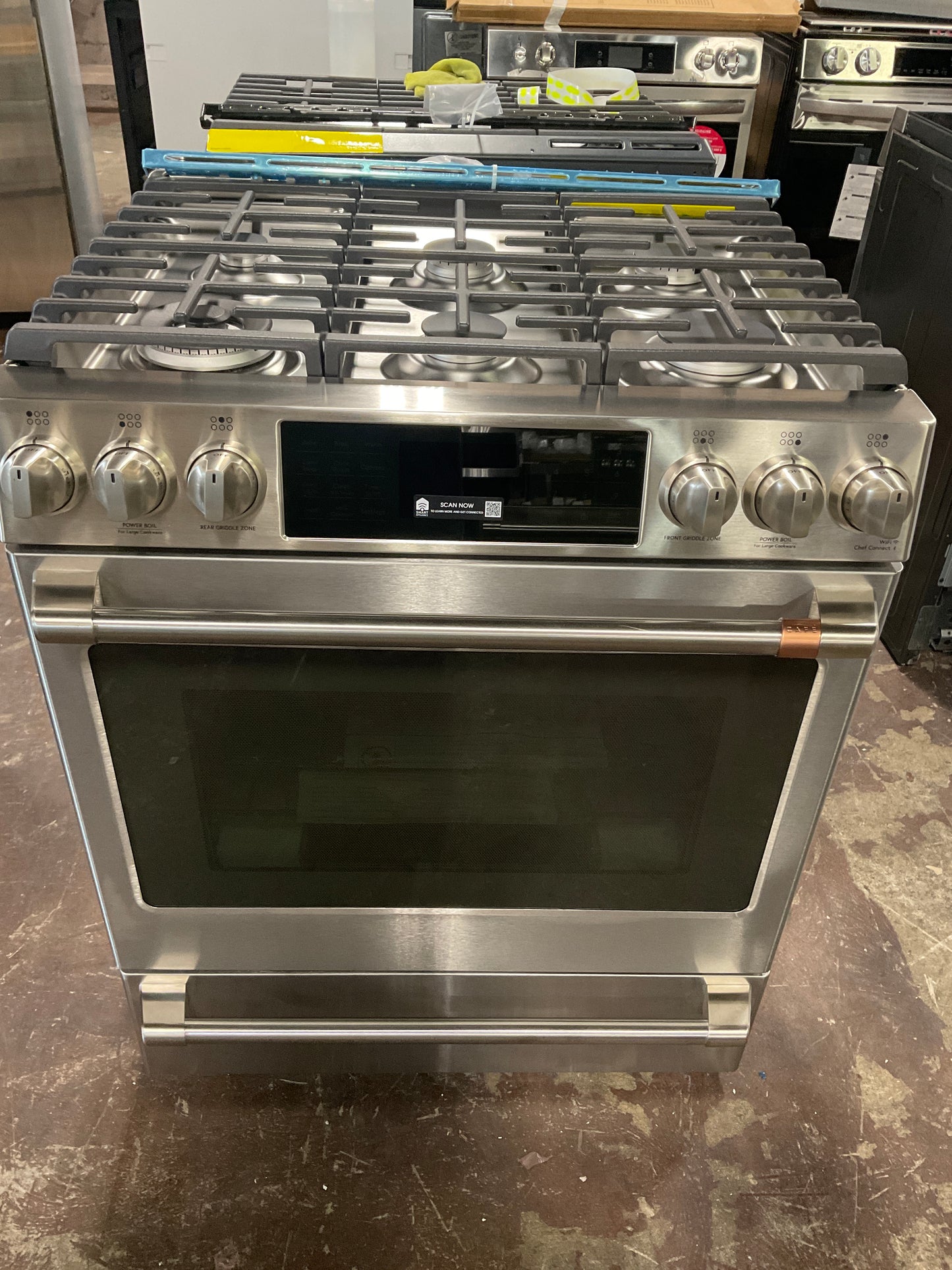 Front view, oven-door closed
