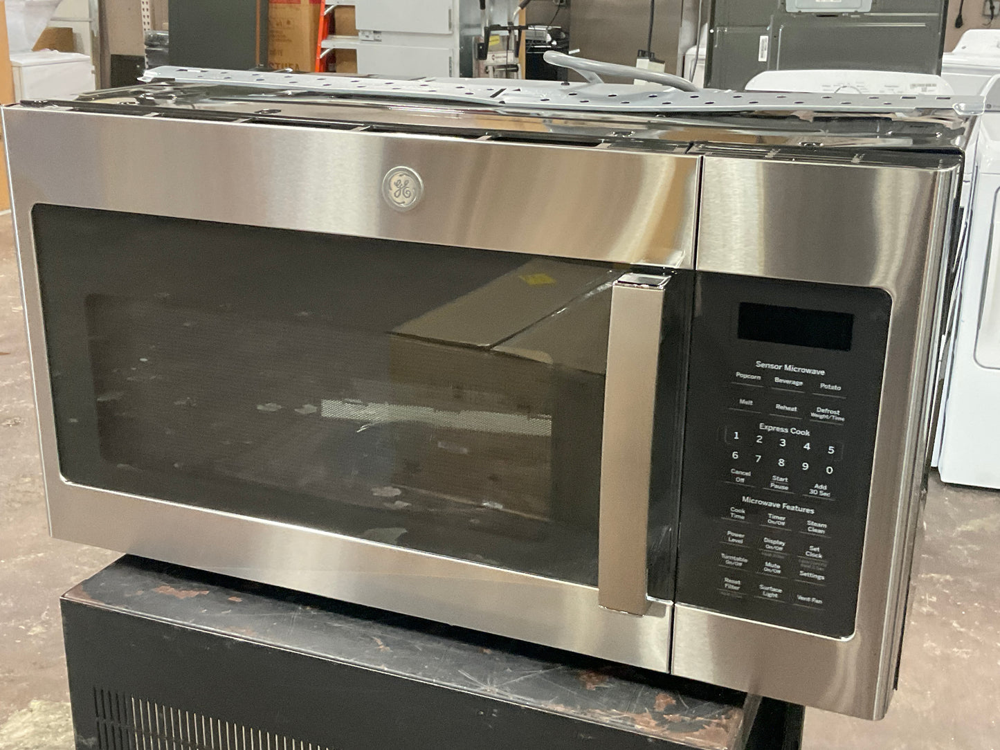 Front view, door closed