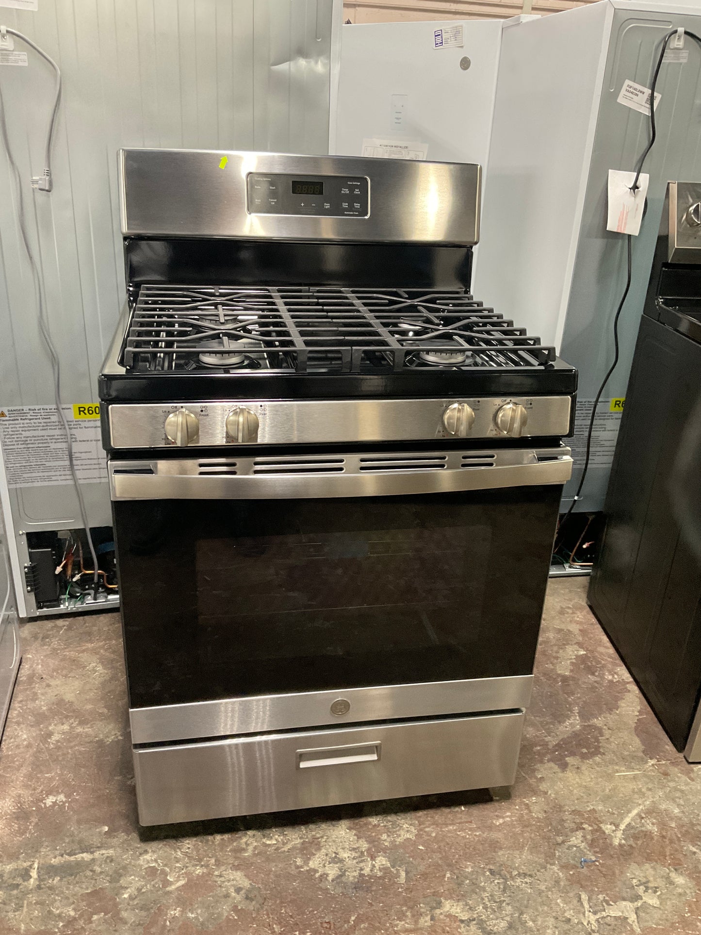 Front view, oven-door closed