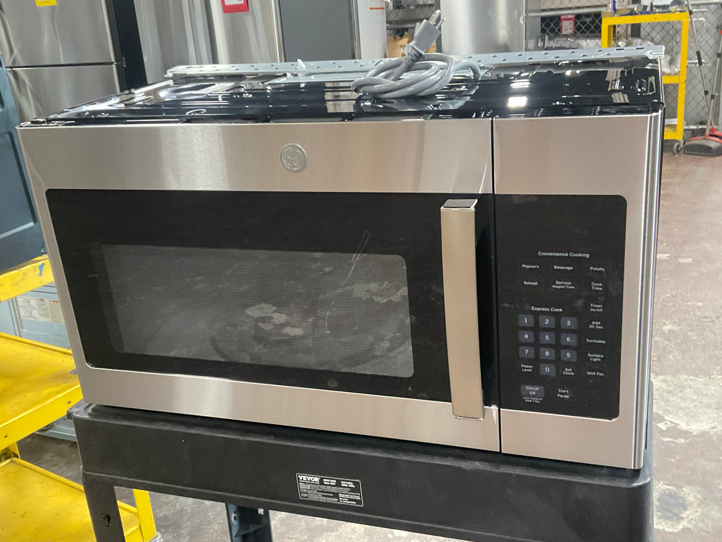 Front view, door closed