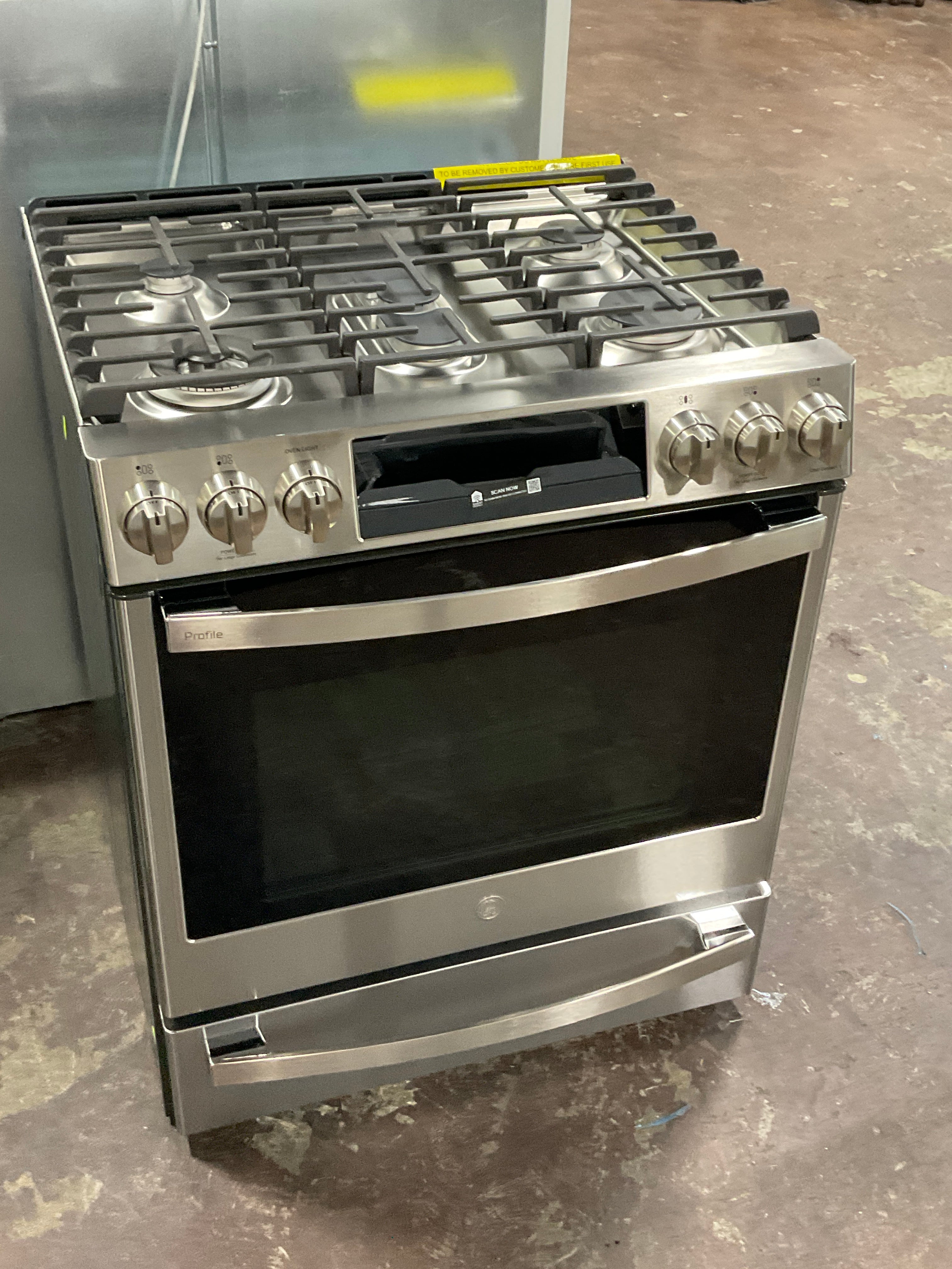 Front view, oven-door closed
