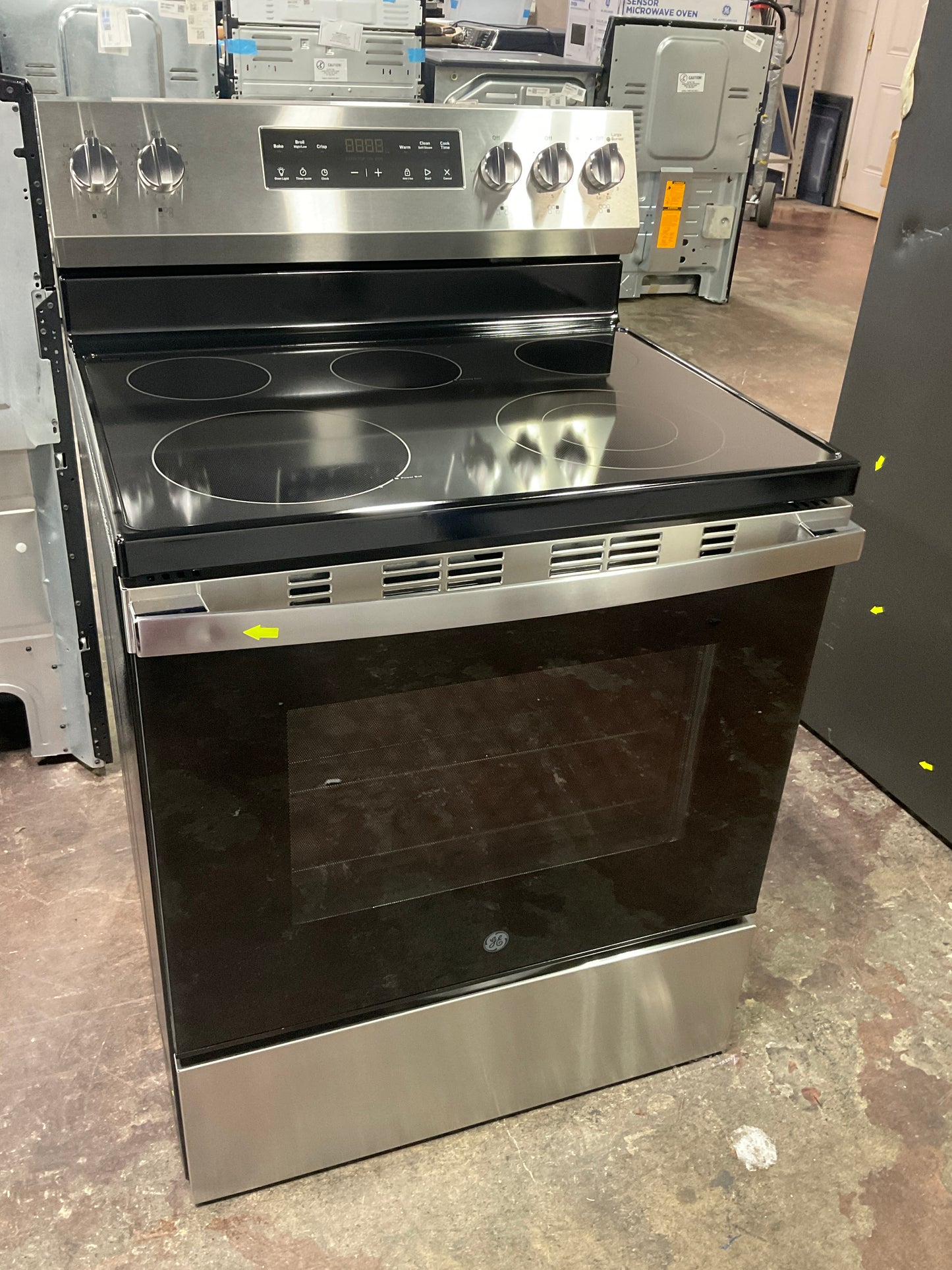Front view, oven-door closed