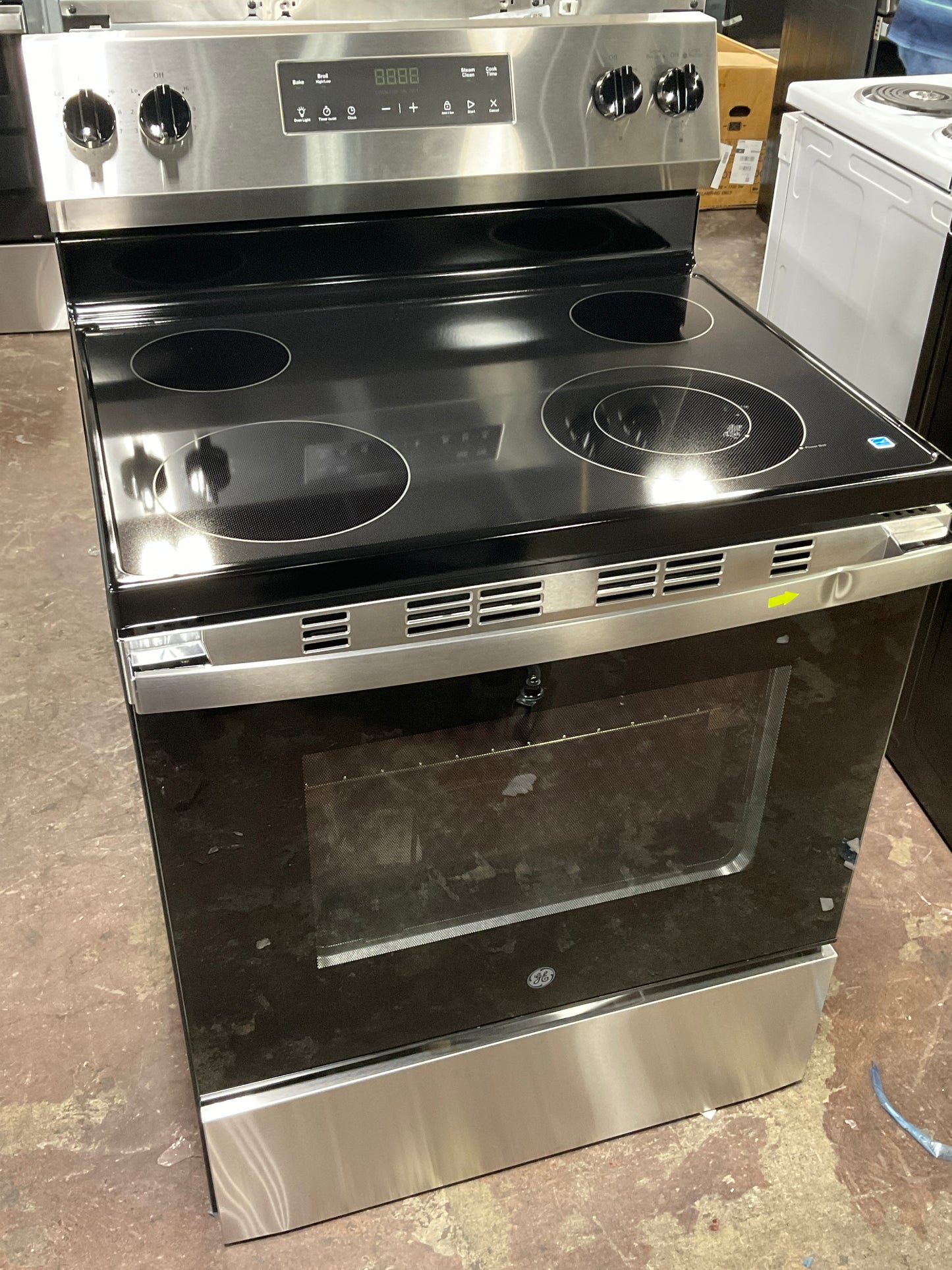 Front view, oven-door closed