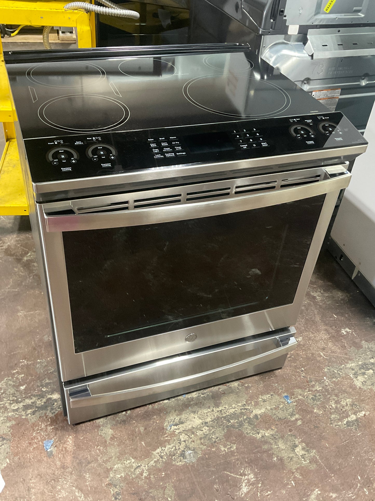 Front view, oven-door closed