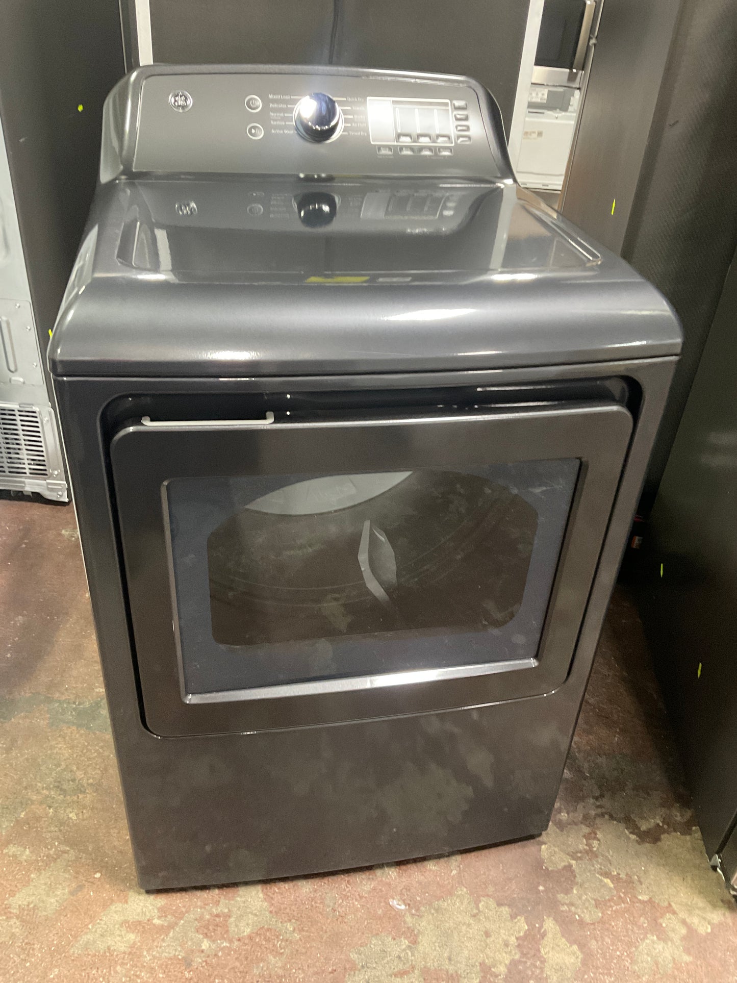 Front view, door closed