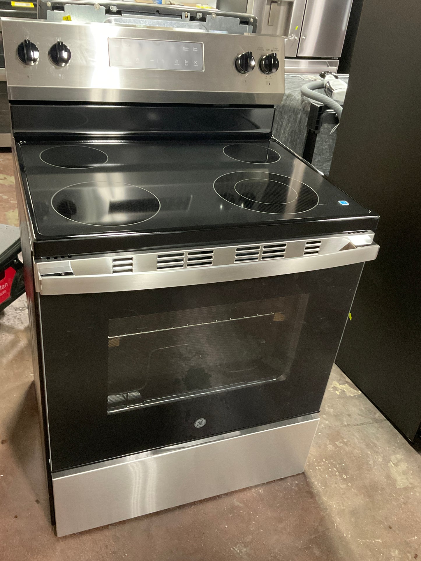 Front view, oven-door closed