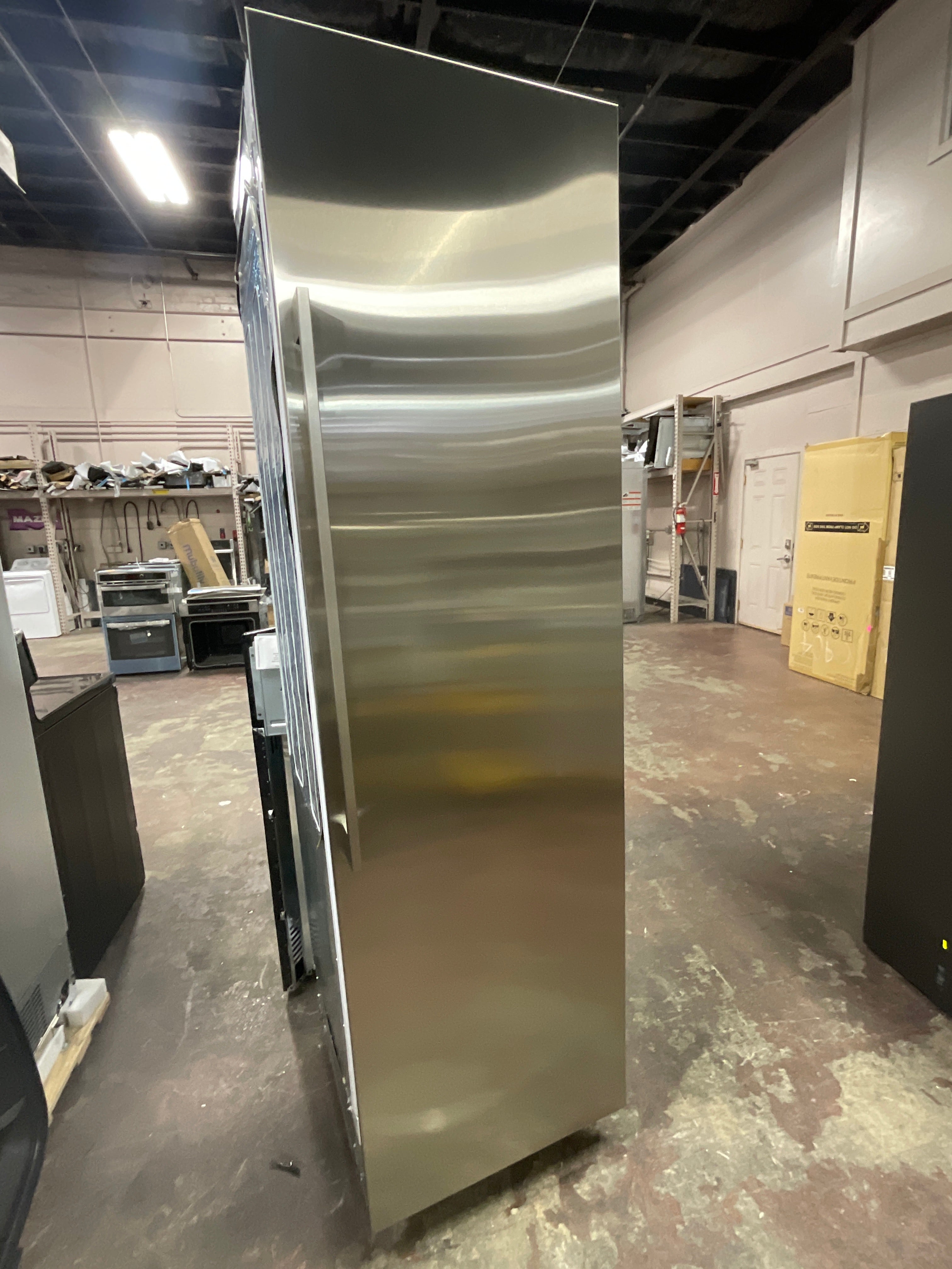 Front view, door closed