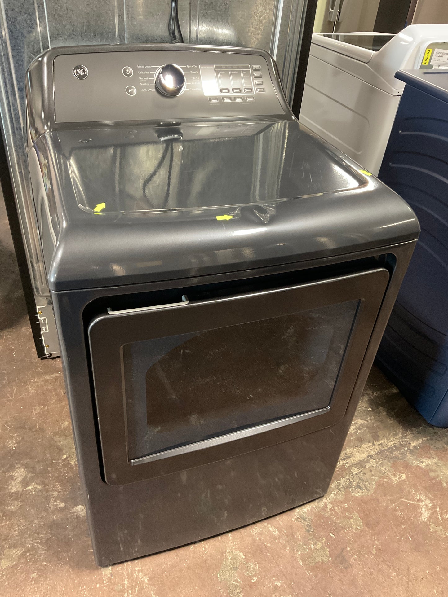 Front view, door closed